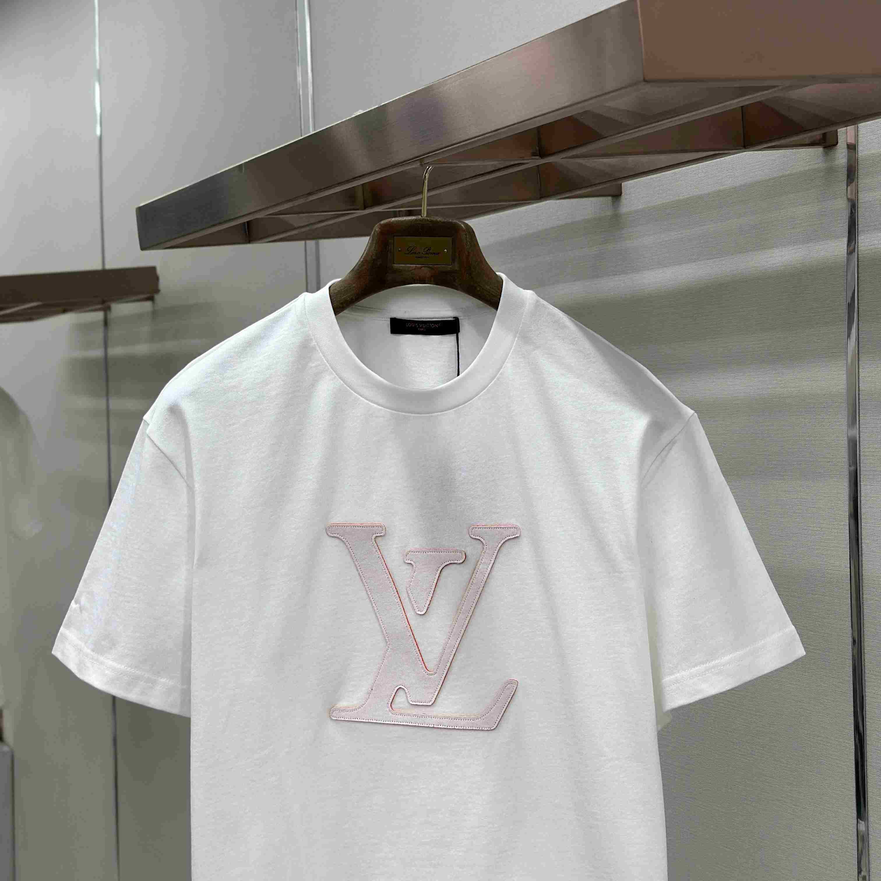Louis Vuitton Laser Cut Signature T-Shirt 1AKOSE - DesignerGu