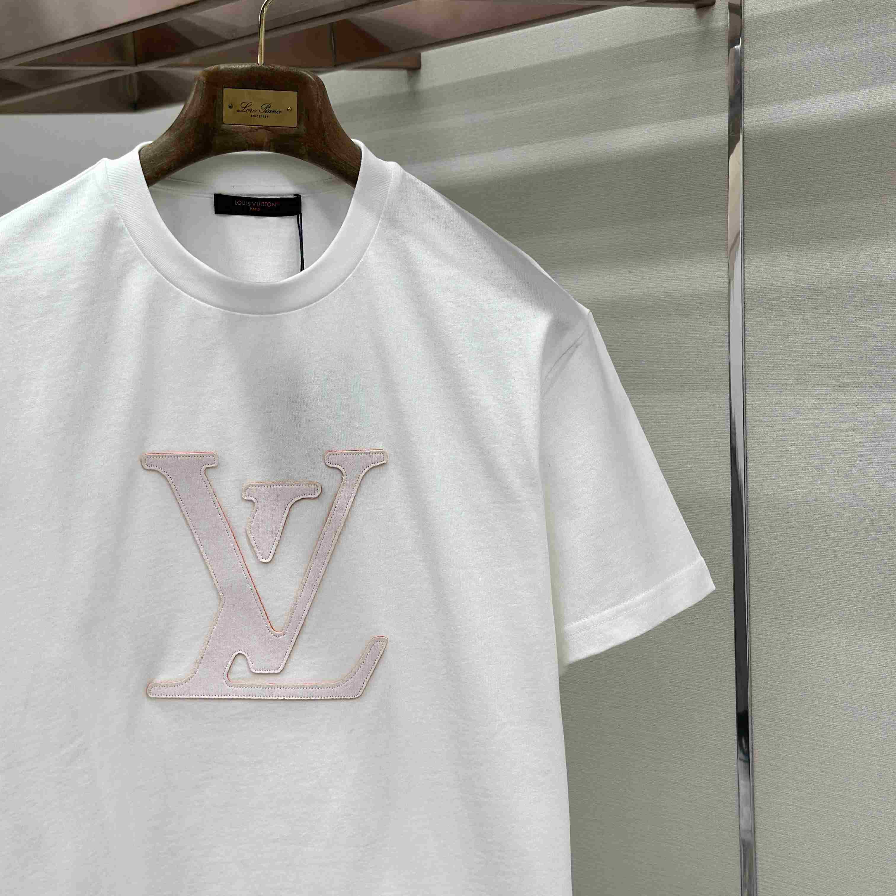 Louis Vuitton Laser Cut Signature T-Shirt 1AKOSE - DesignerGu