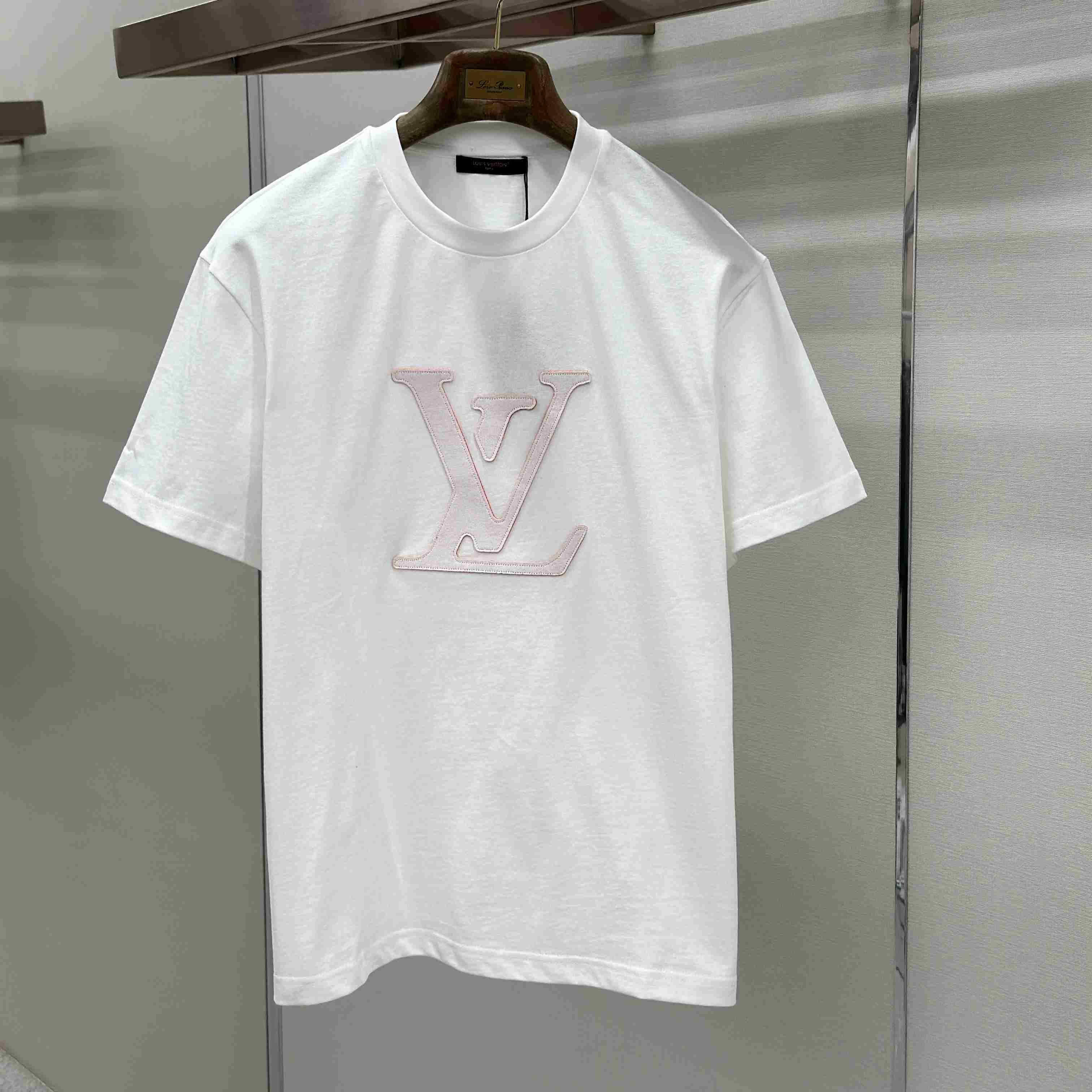 Louis Vuitton Laser Cut Signature T-Shirt 1AKOSE - DesignerGu