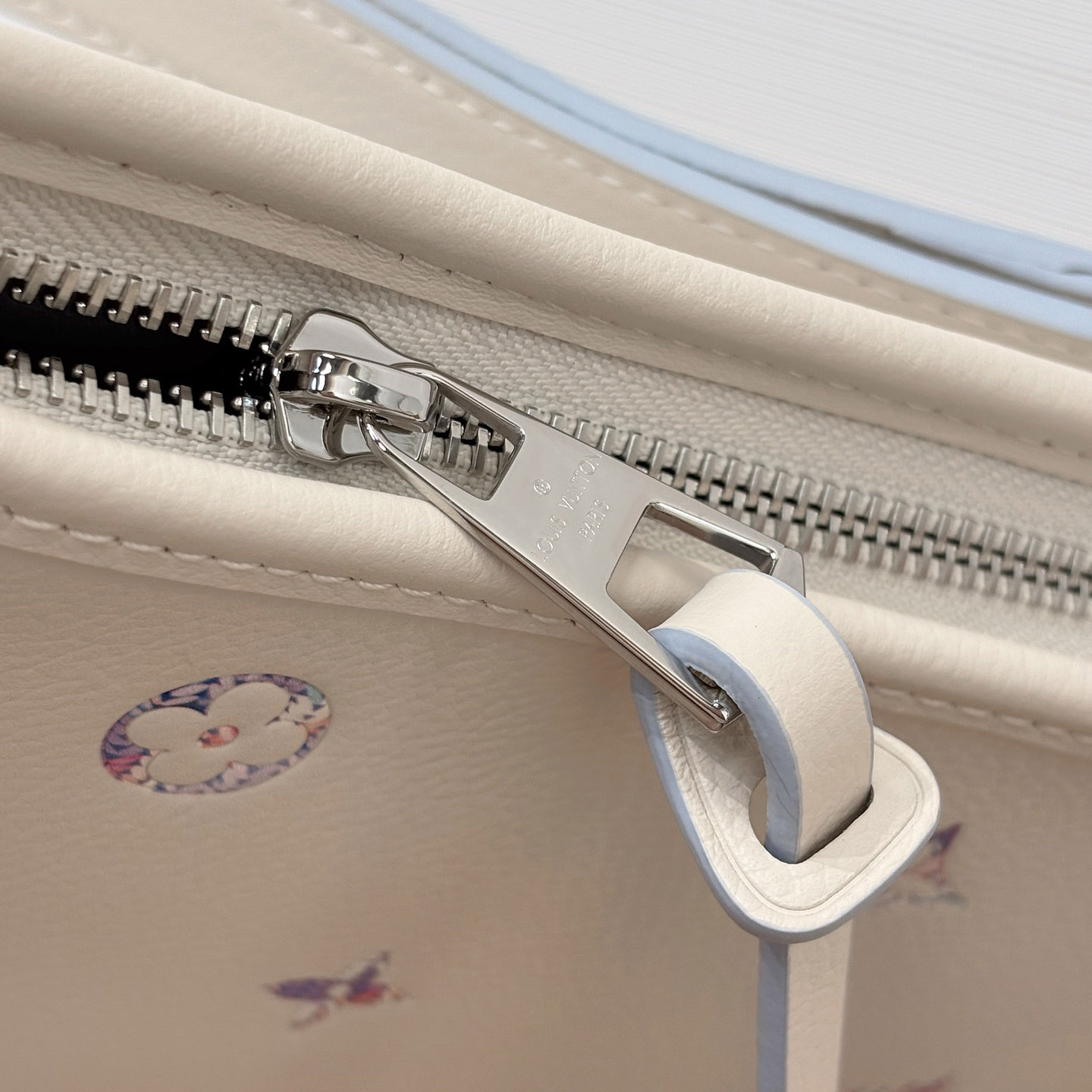 Louis Vuitton Carryall East-West M2A369 - DesignerGu
