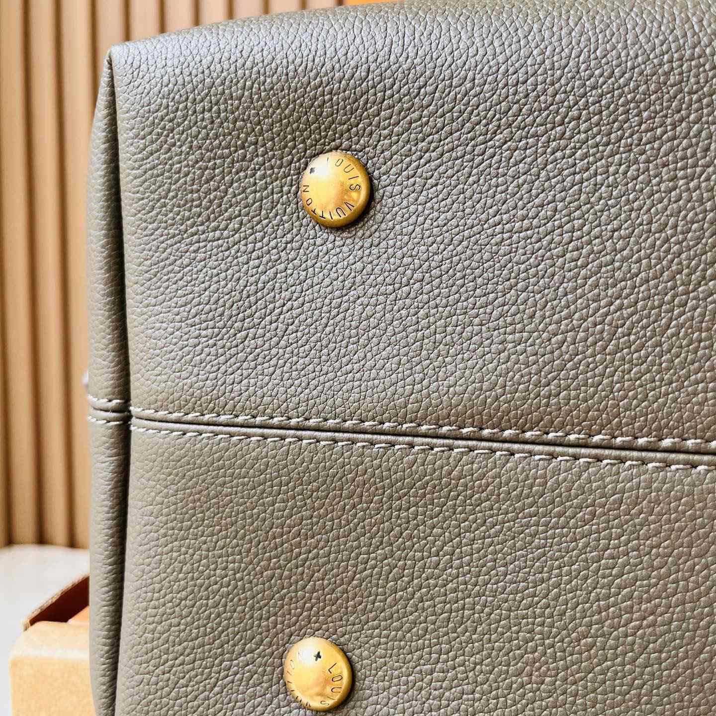 Louis Vuitton Low Key Hobo MM M29144 - DesignerGu