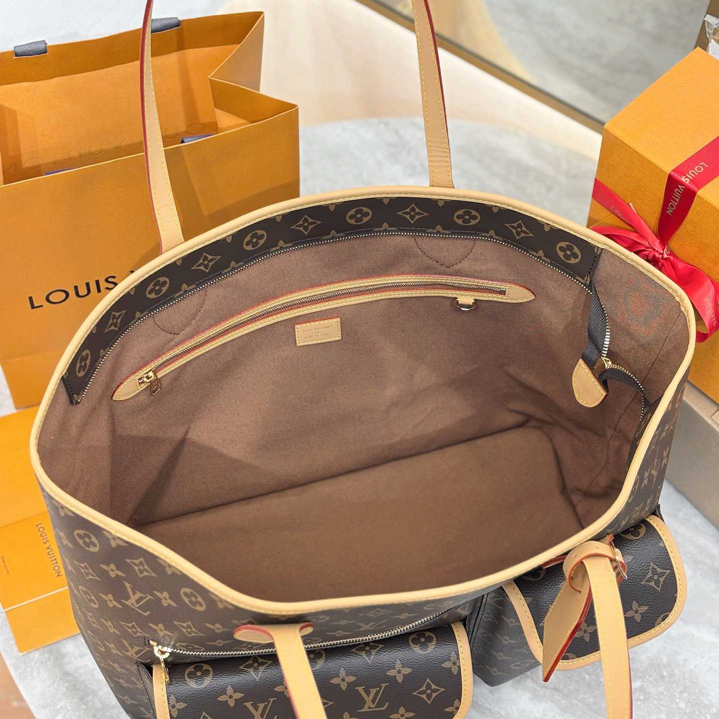 Louis Vuitton Nevereverfull Cargo M2A617 - DesignerGu