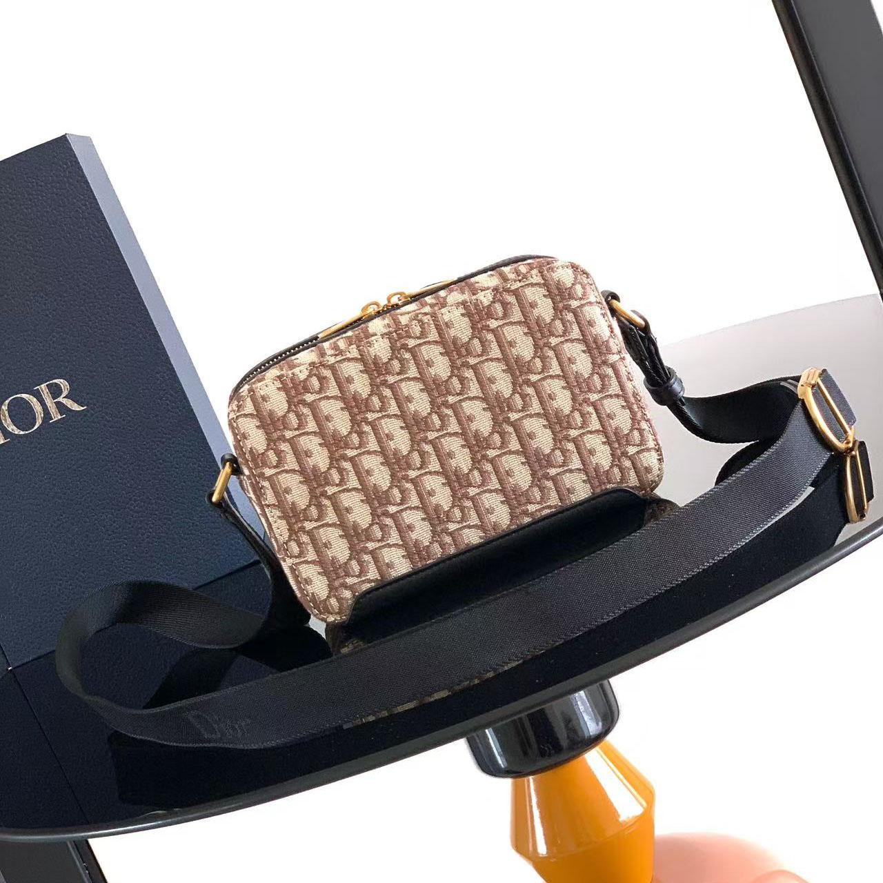 Dior Mini Pocket Dior Jett Zipped Messenger Bag - DesignerGu