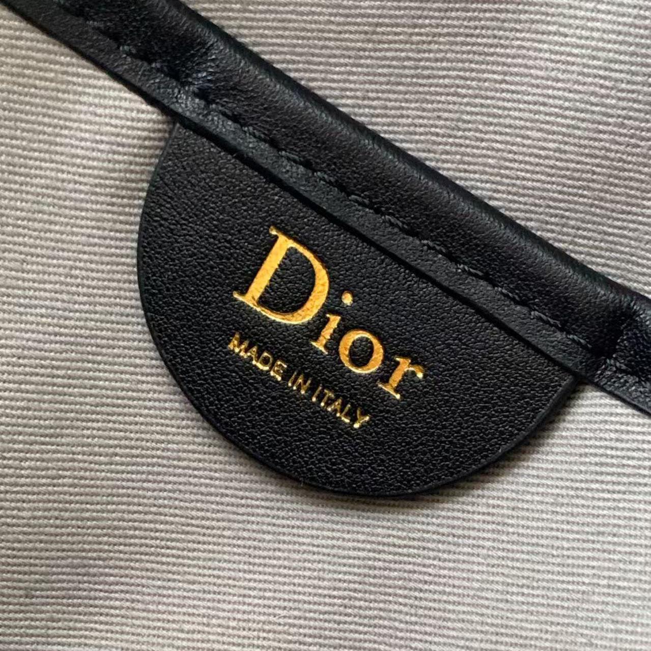 Dior Mini Pocket Dior Jett Zipped Messenger Bag - DesignerGu