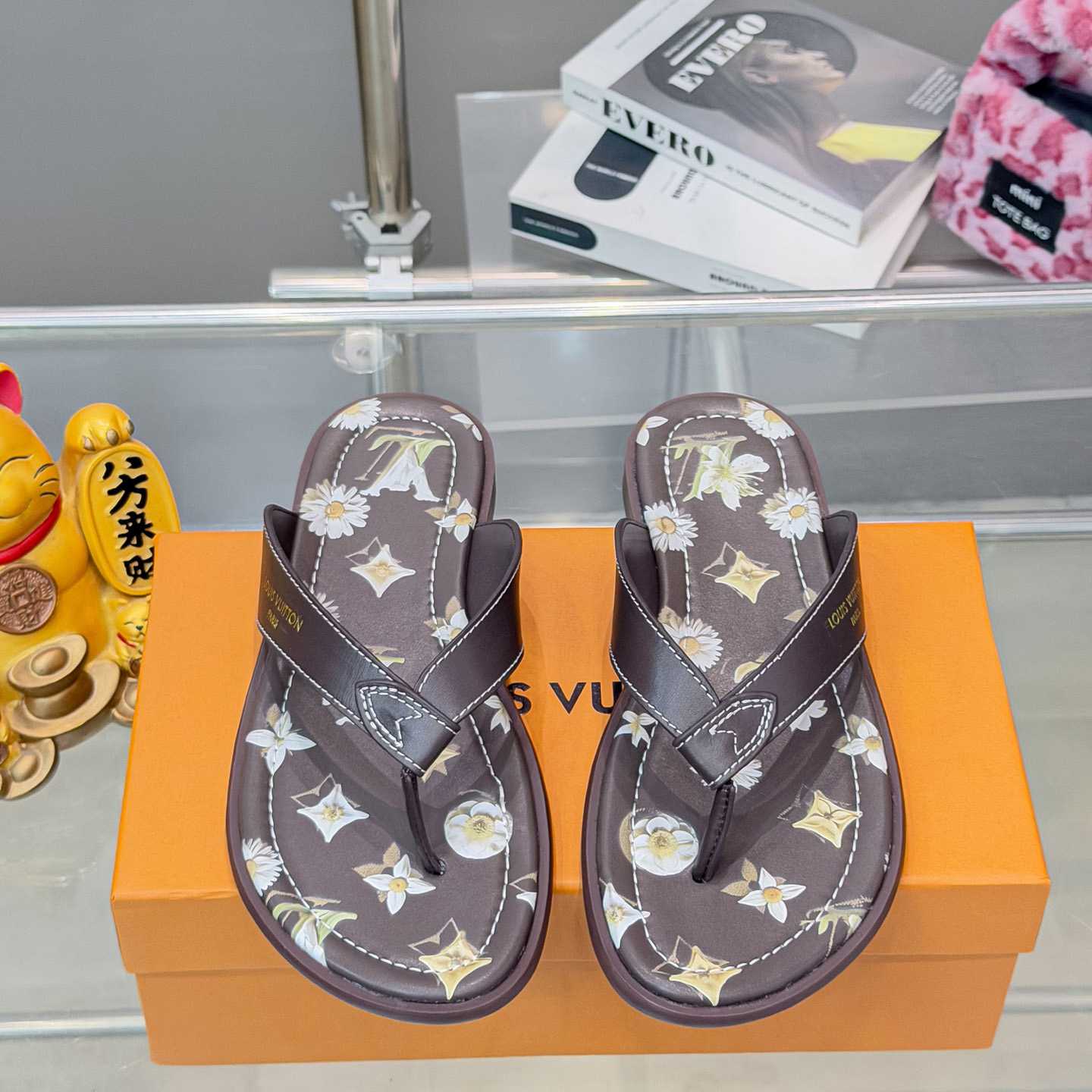 Louis Vuitton LV Sunset Thong - DesignerGu