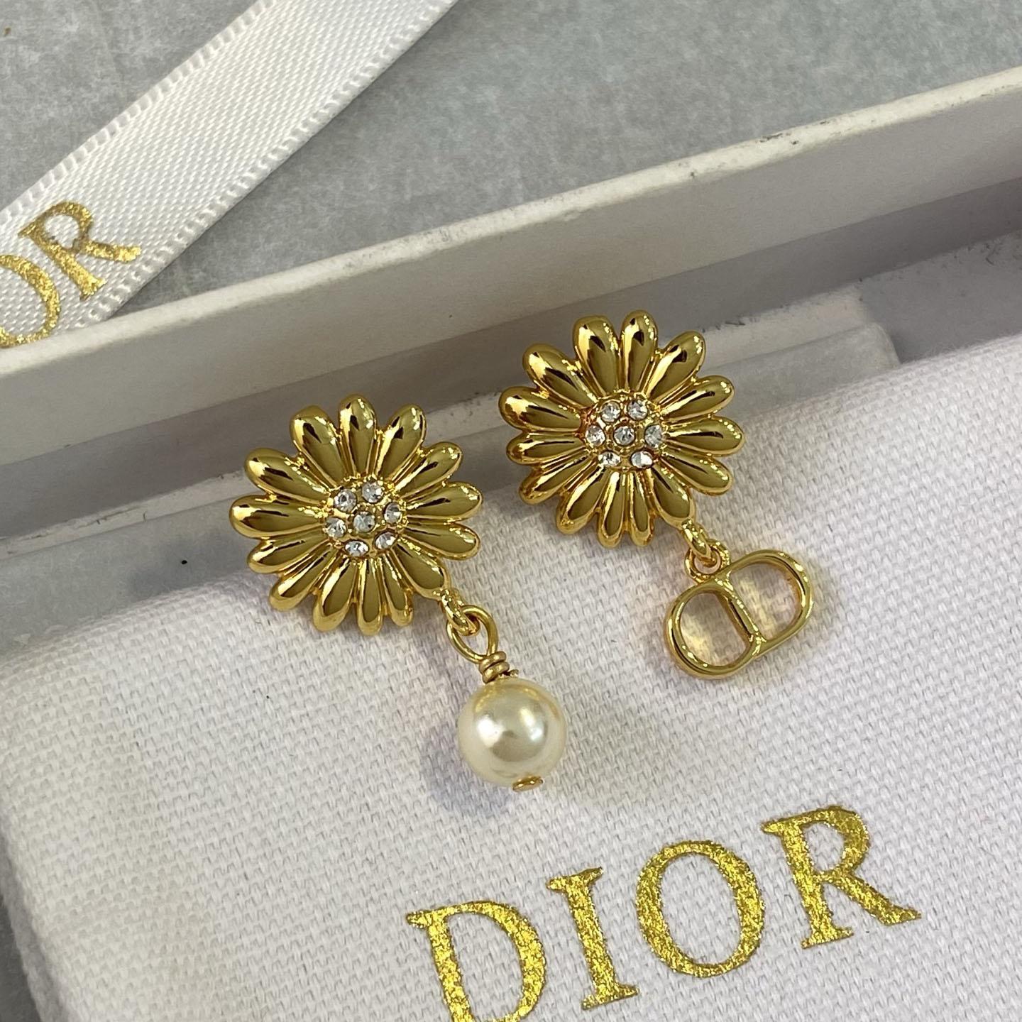Dior CD Multi Flowers Earrings - DesignerGu