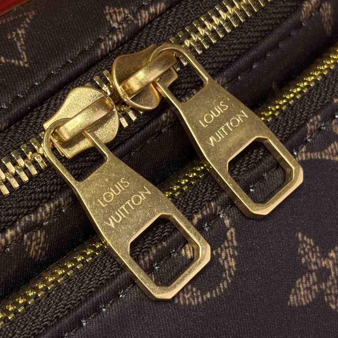 Louis Vuitton Rush Bumbag Louis Vuitton Silk Tech M2A452 - DesignerGu