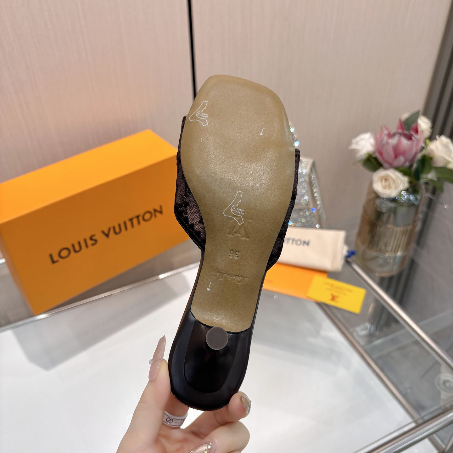 Louis Vuitton 6AM Mule - DesignerGu