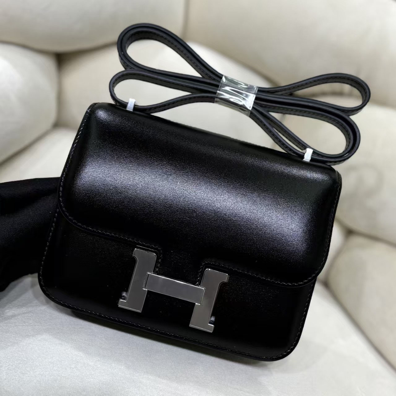 Hermès Box Constance 19 Black - DesignerGu