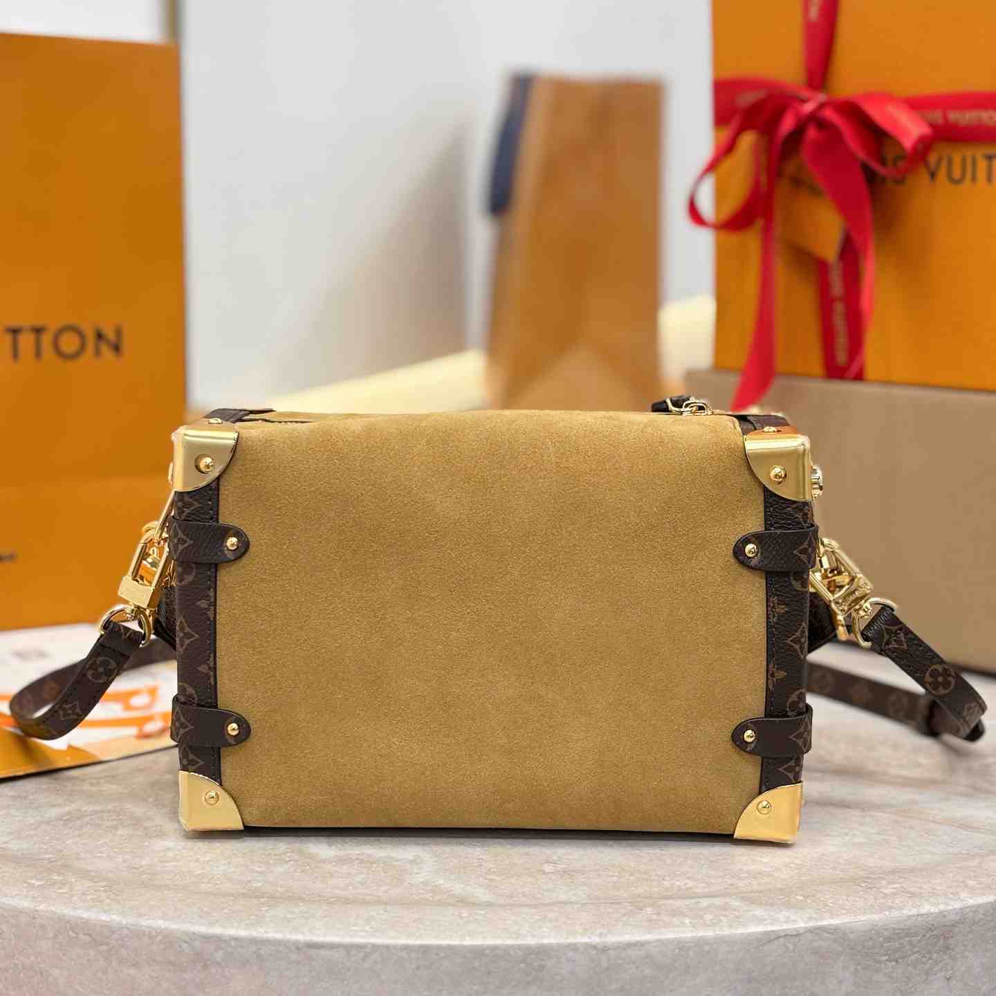 Louis Vuitton Side Trunk MM M2A041 - DesignerGu