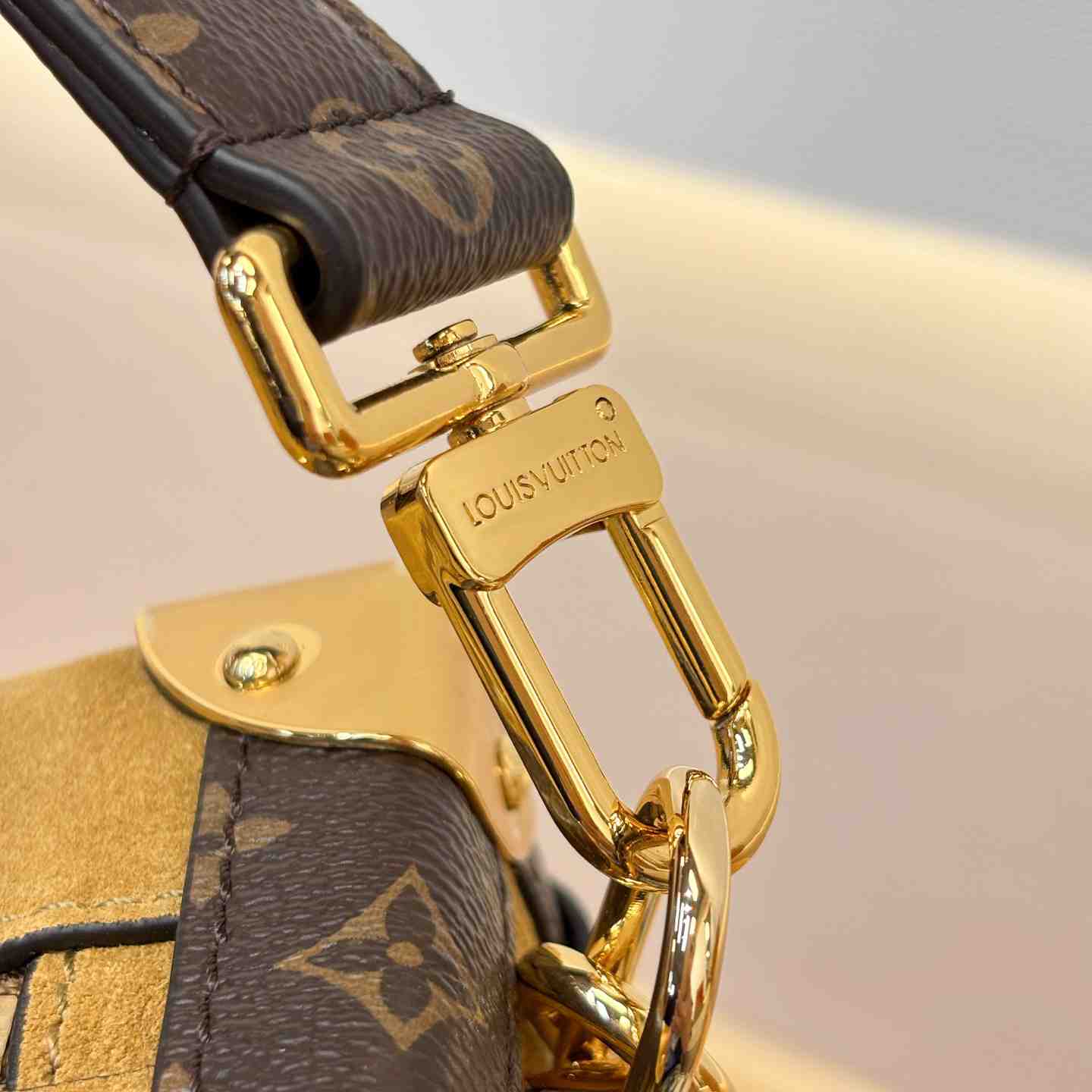Louis Vuitton Side Trunk MM M2A041 - DesignerGu