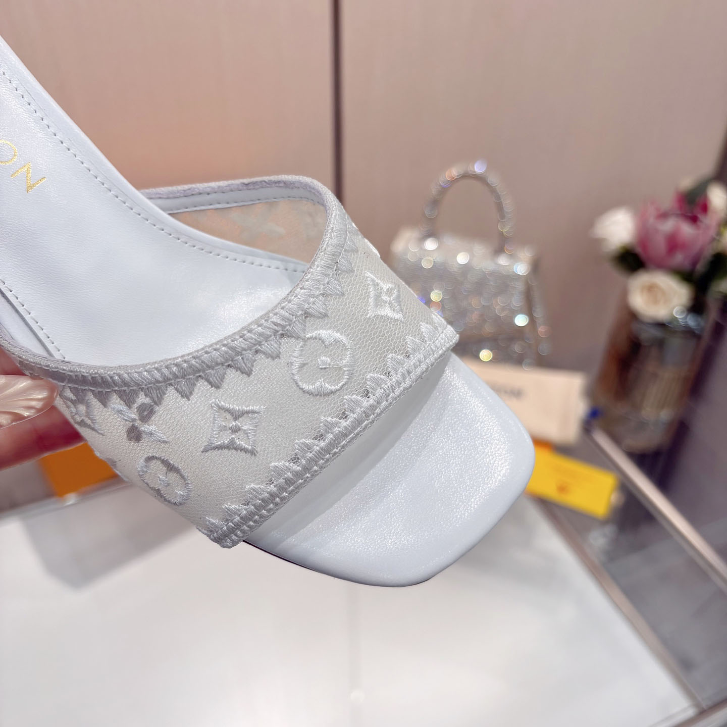 Louis Vuitton 6AM Mule - DesignerGu
