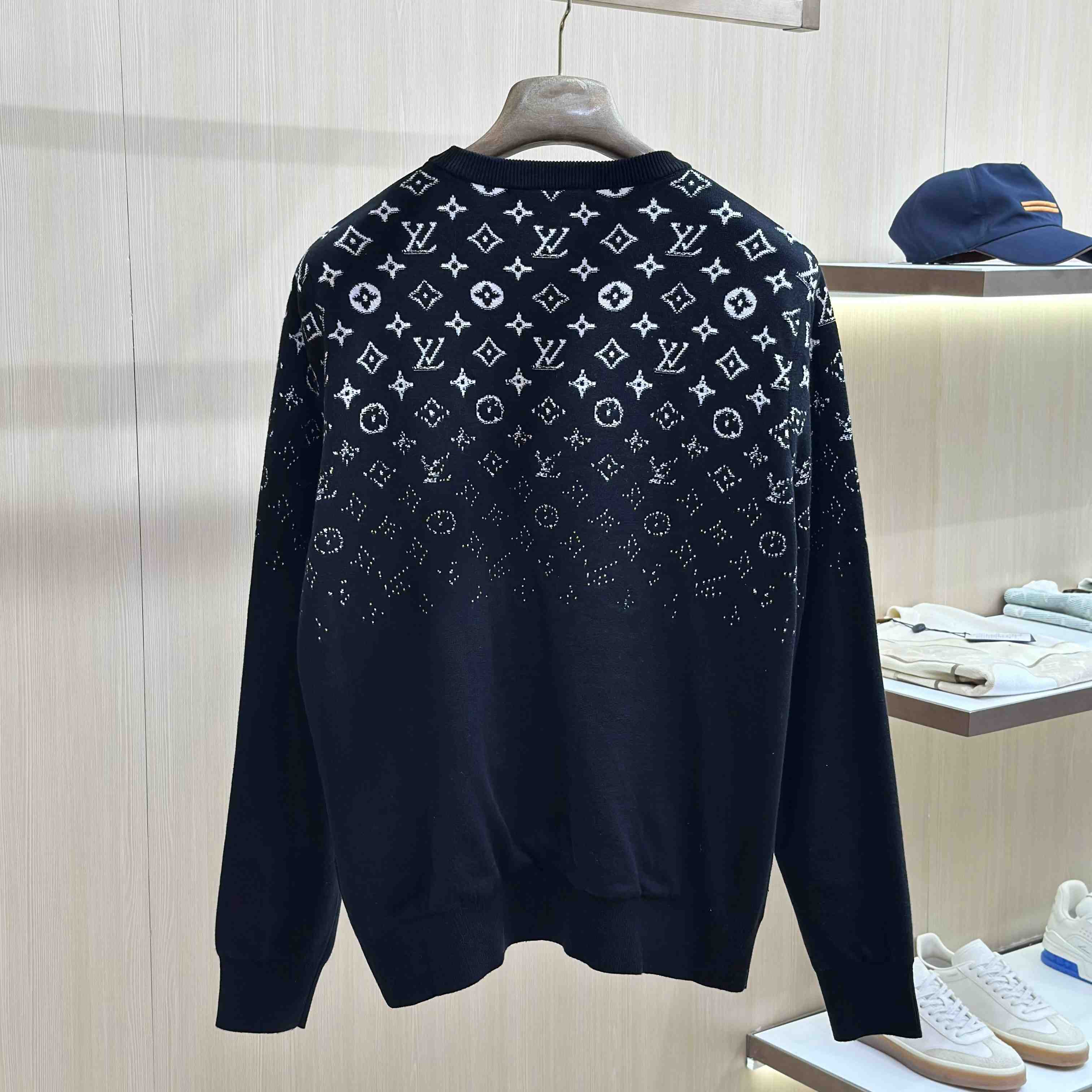 Louis Vuitton Gradient Cotton Crewneck 1AFAPX - DesignerGu