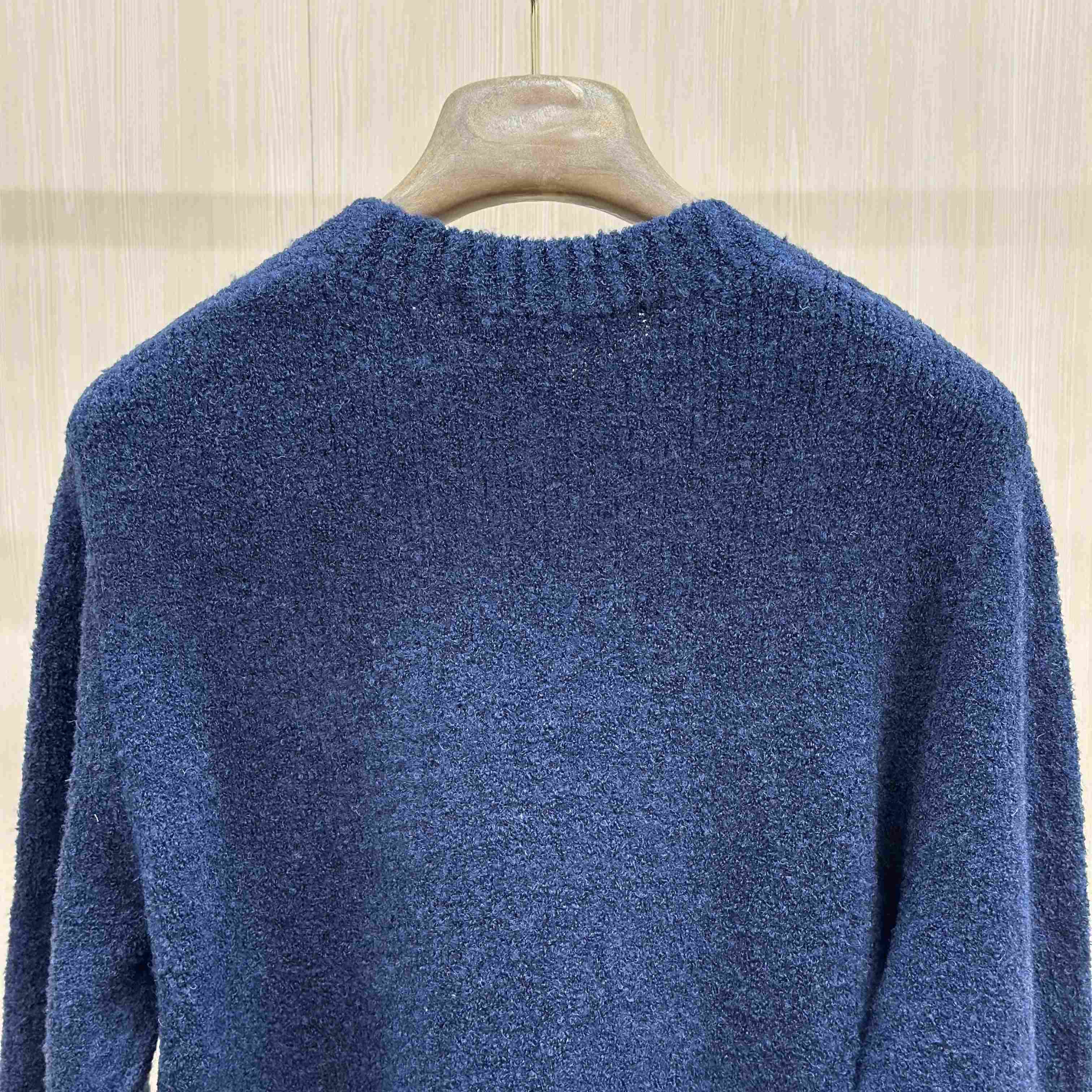 Louis Vuitton Embroidered Signature Long-Sleeved Crewneck 1AKLW3 - DesignerGu