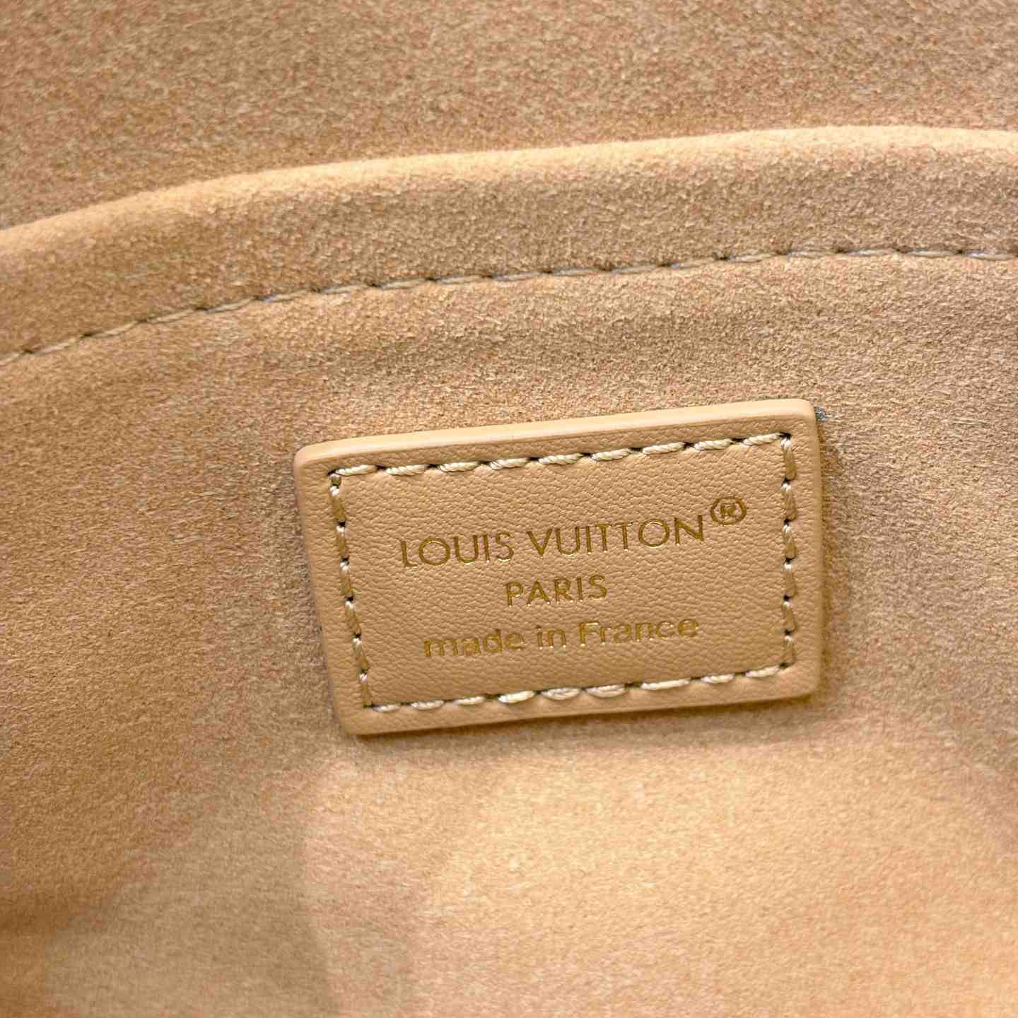 Louis Vuitton Alma BB M2A126 - DesignerGu