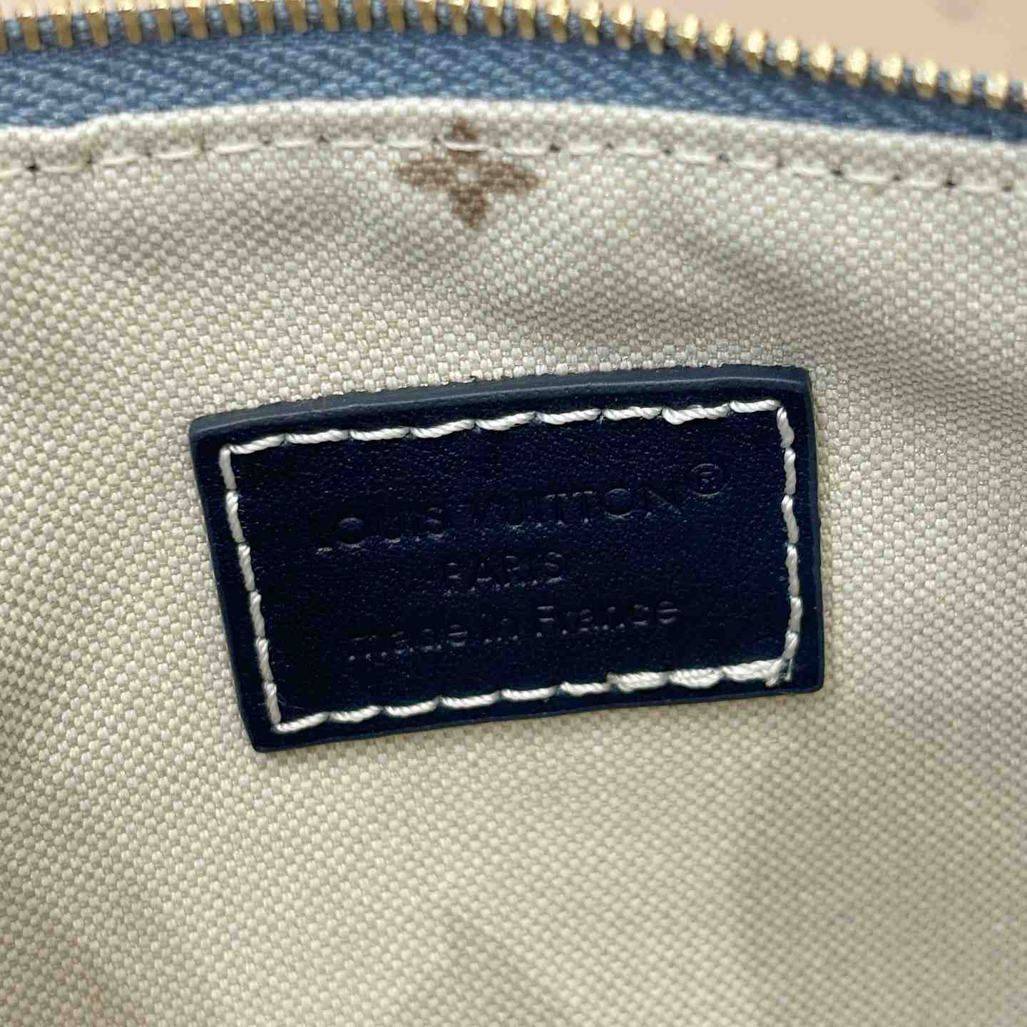 Louis Vuitton CarryAll PM M2A184 - DesignerGu