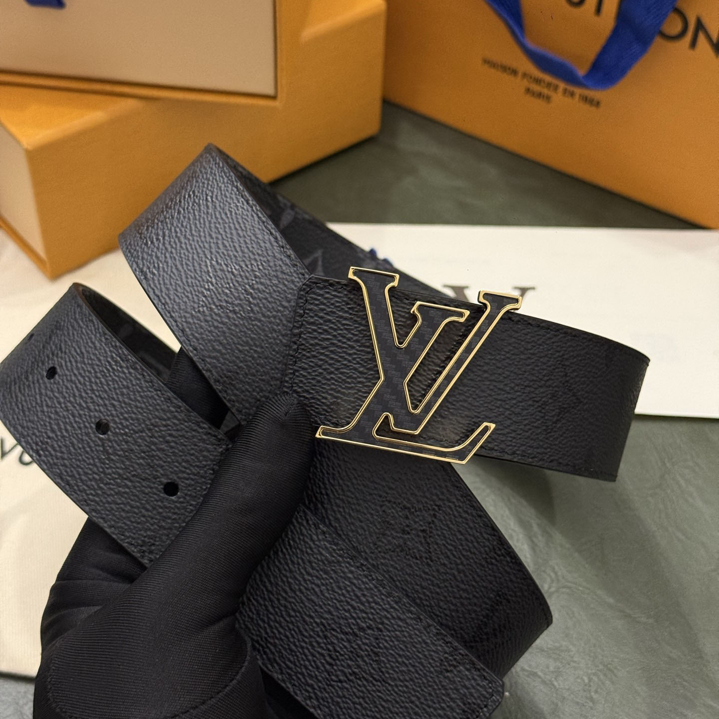 Louis Vuitton LV Initiales Monogram Midnight 40mm Reversible Belt  - DesignerGu