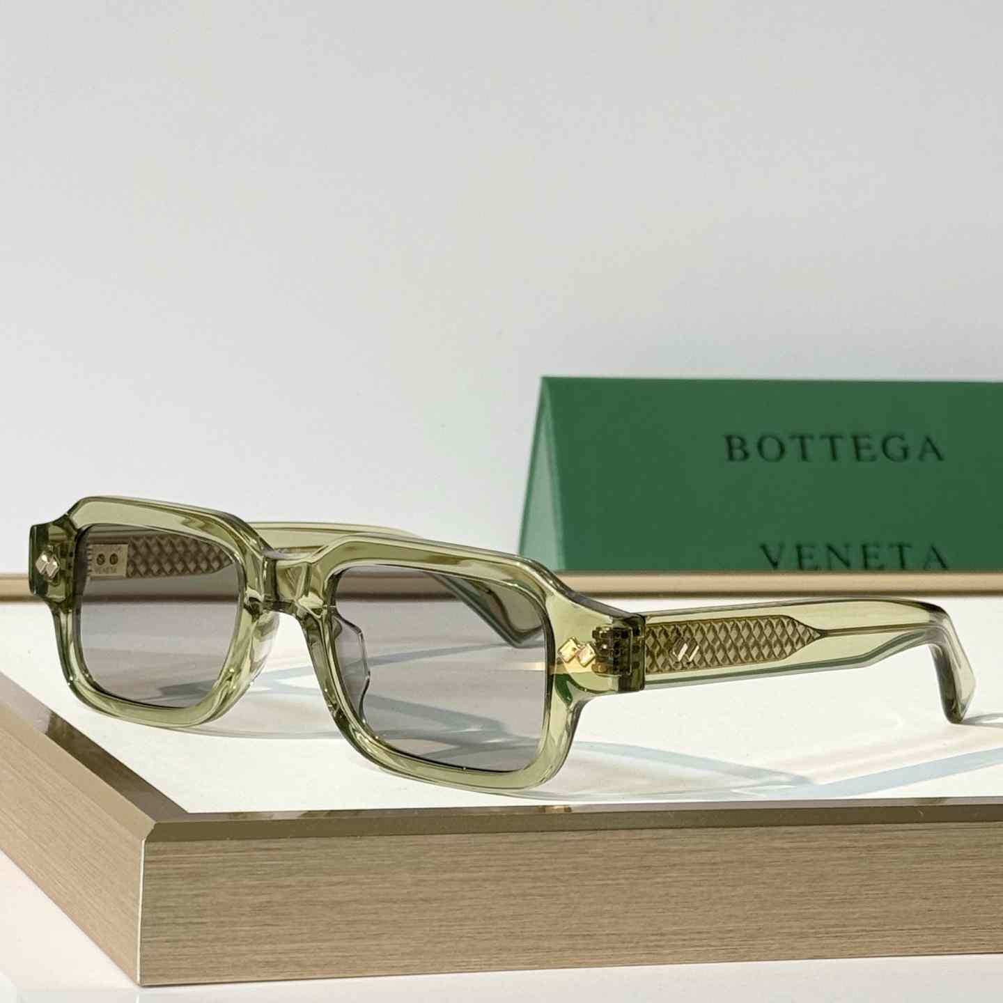 Bottega Veneta BV1442S Sunglasses    - DesignerGu