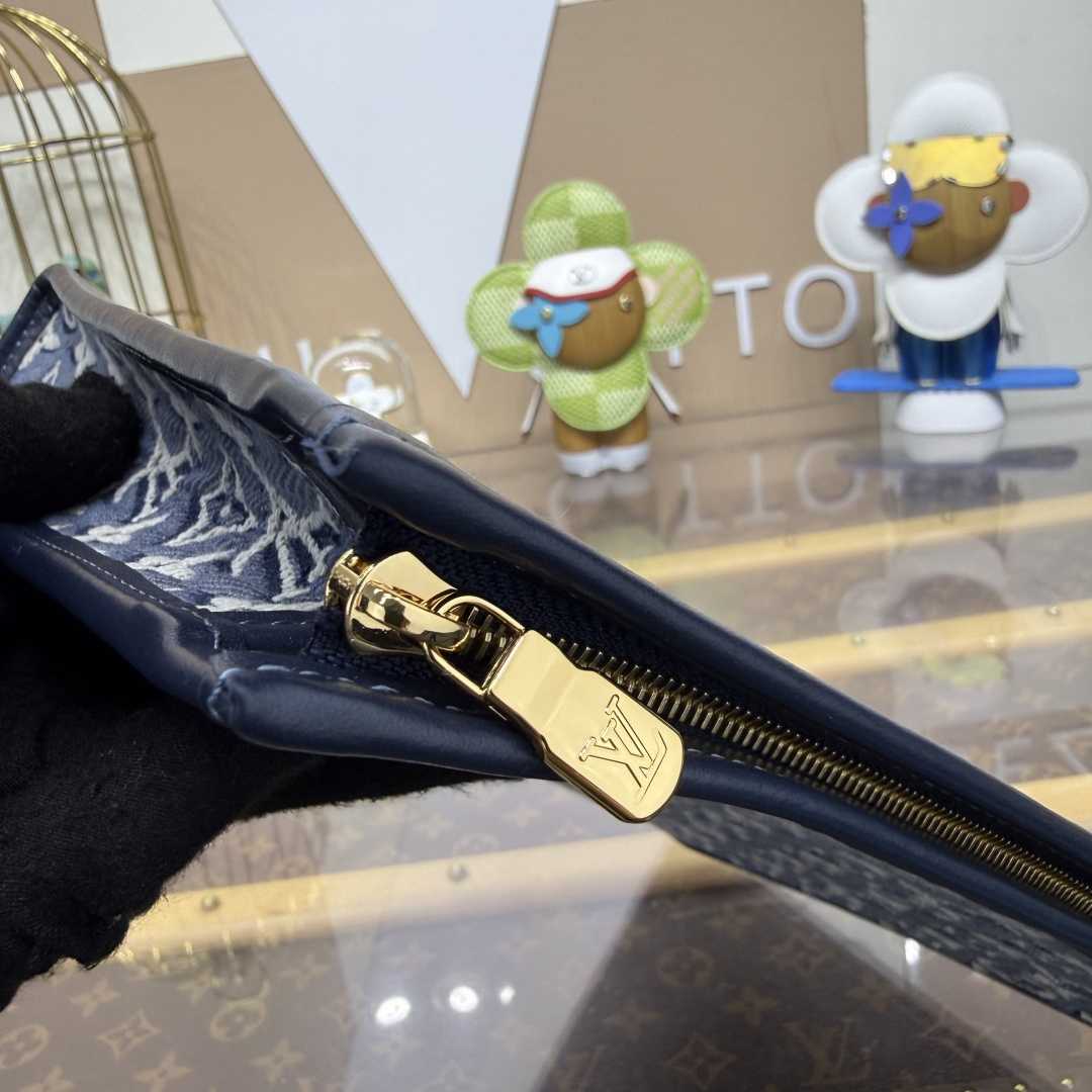 Louis Vuitton Poche Toilette M2A310 - DesignerGu