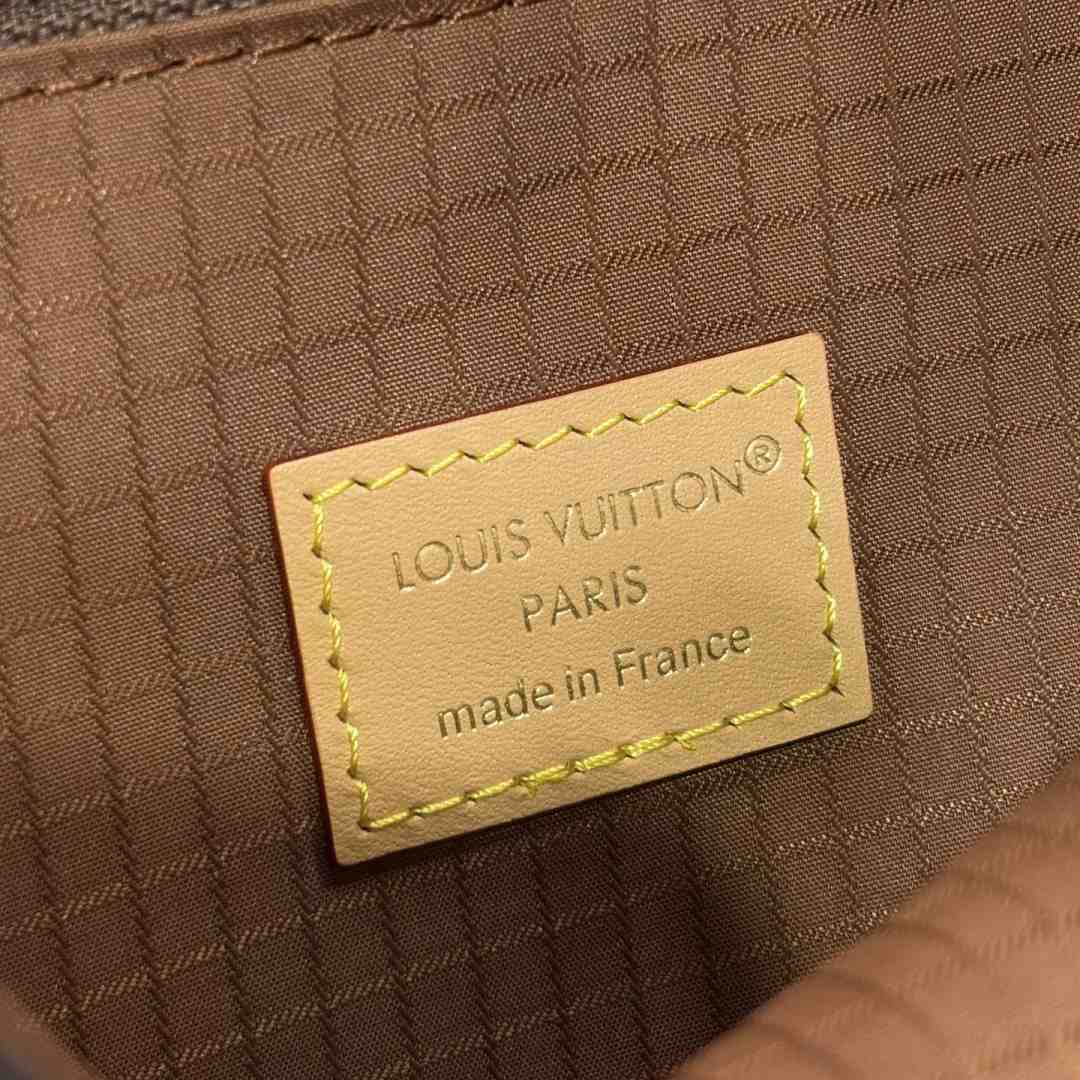 Louis Vuitton Jet Lag Bag MM Louis Vuitton Silk Tech M2A425 - DesignerGu