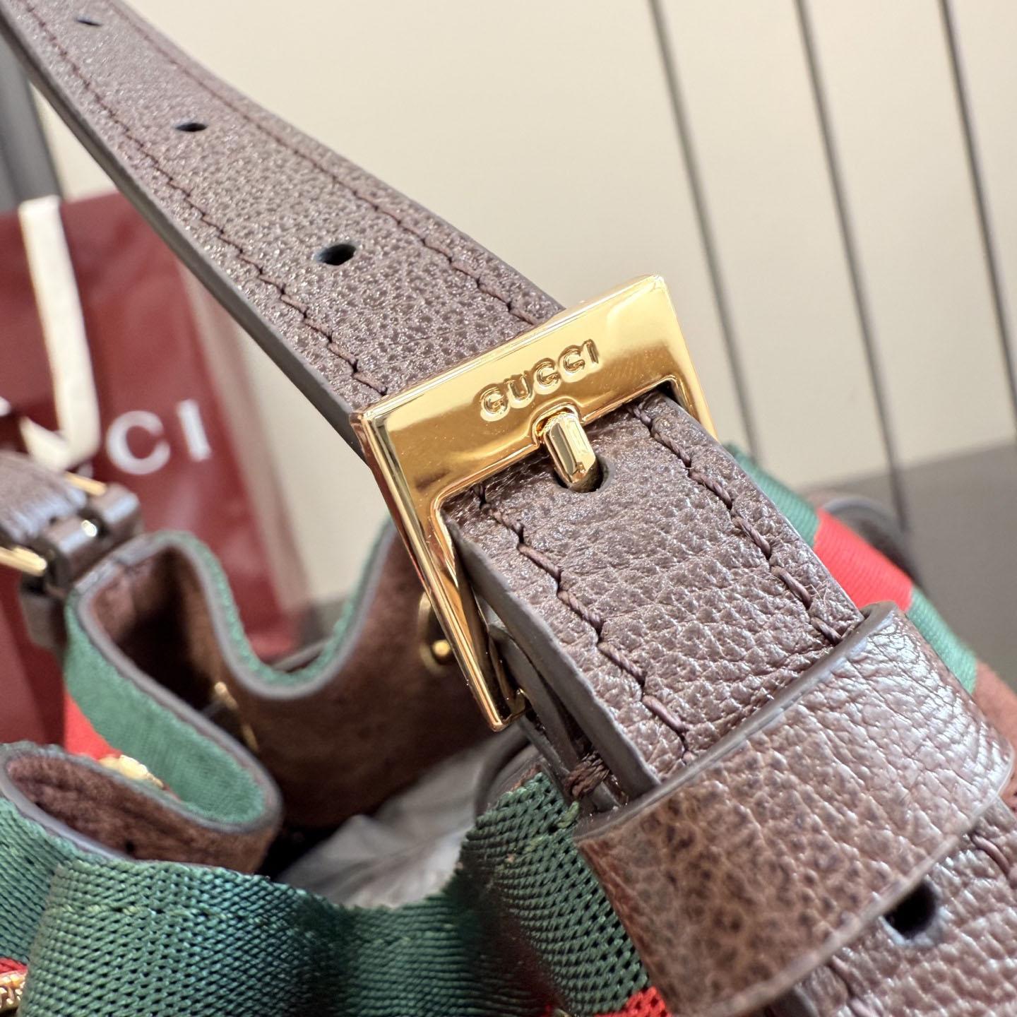 Gucci Venice Small Bucket Bag A002GW - DesignerGu