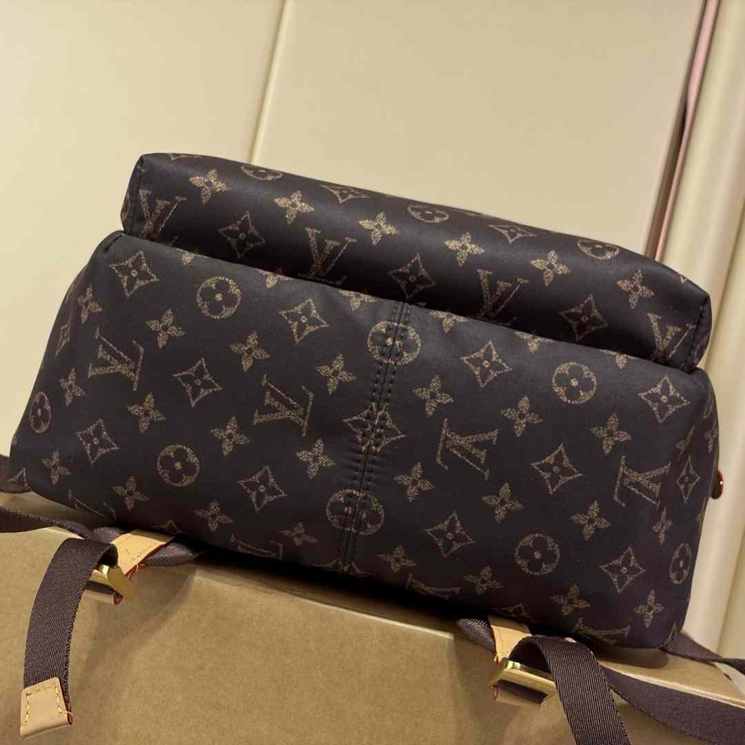 Louis Vuitton Track Backpack MM Louis Vuitton Silk Tech M2A456 - DesignerGu
