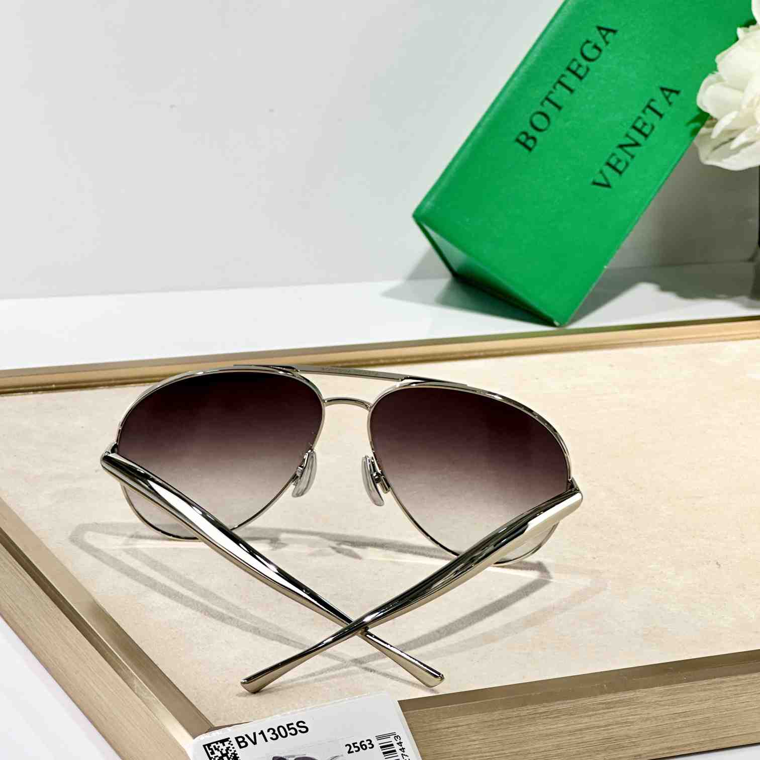 Bottega Veneta Sardine Aviator Sunglasses   BV1305S - DesignerGu