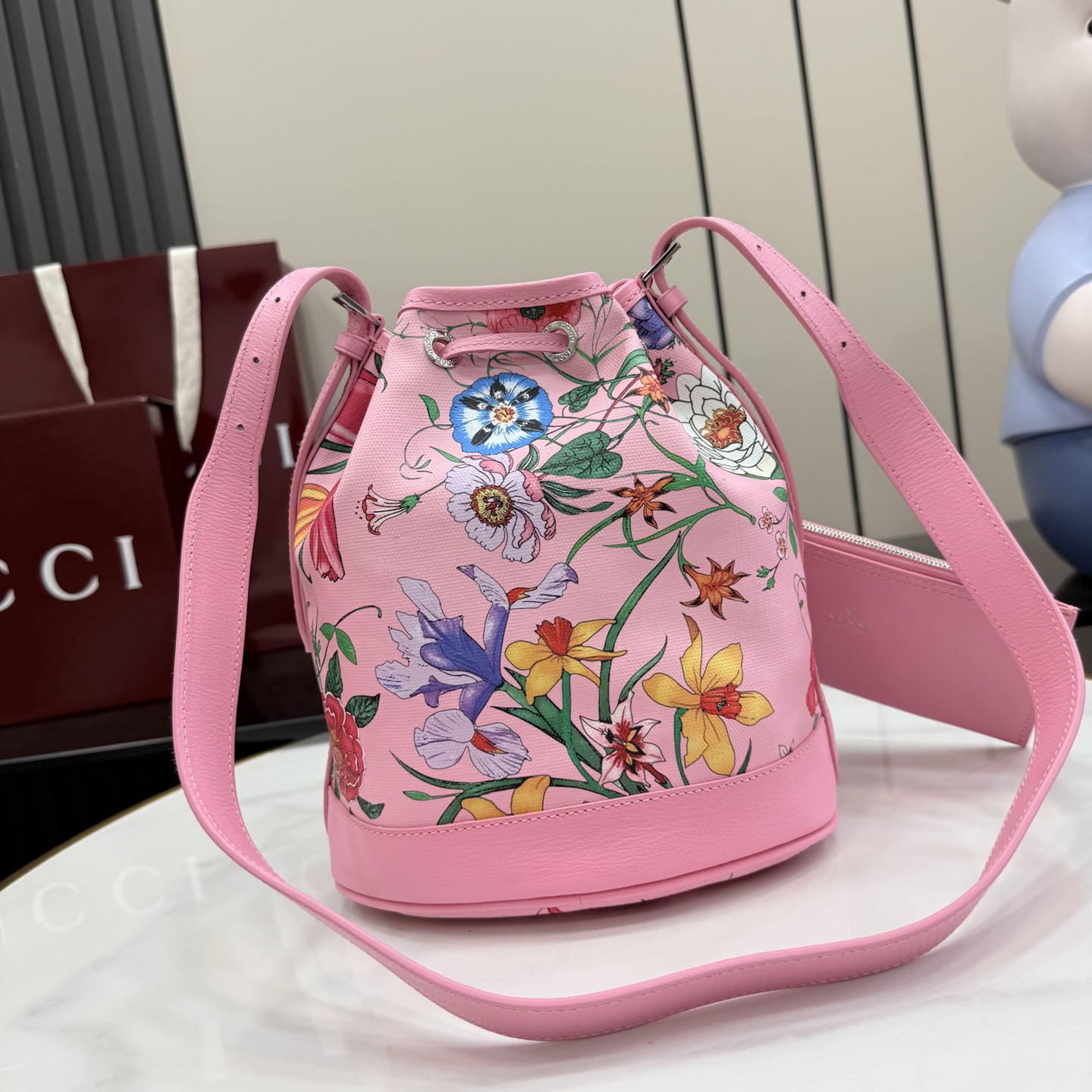 Gucci Venice Small Bucket Bag A002GW - DesignerGu