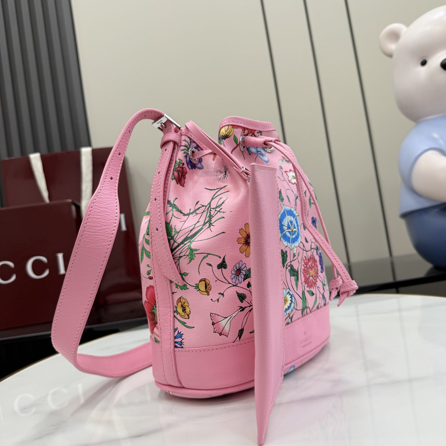 Gucci Venice Small Bucket Bag A002GW - DesignerGu