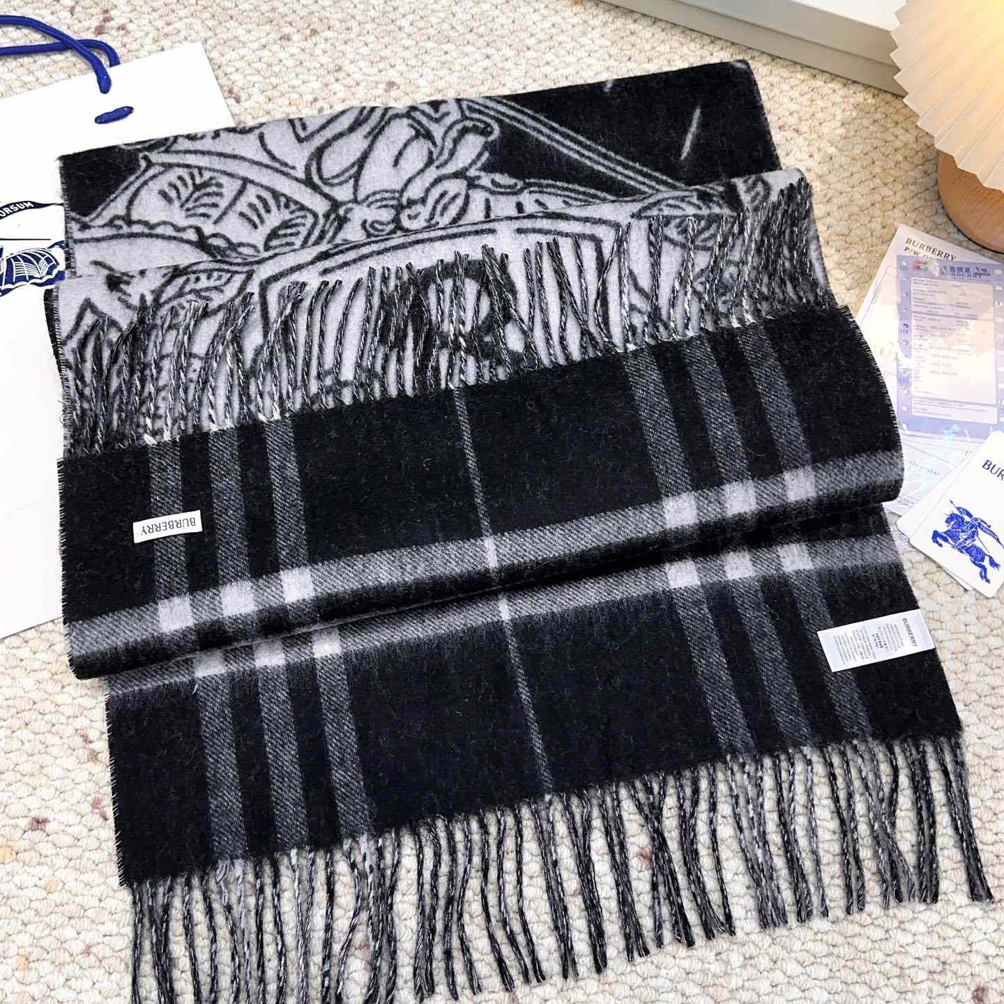 Burberry Wide Reversible Stormy Knight Scarf - DesignerGu