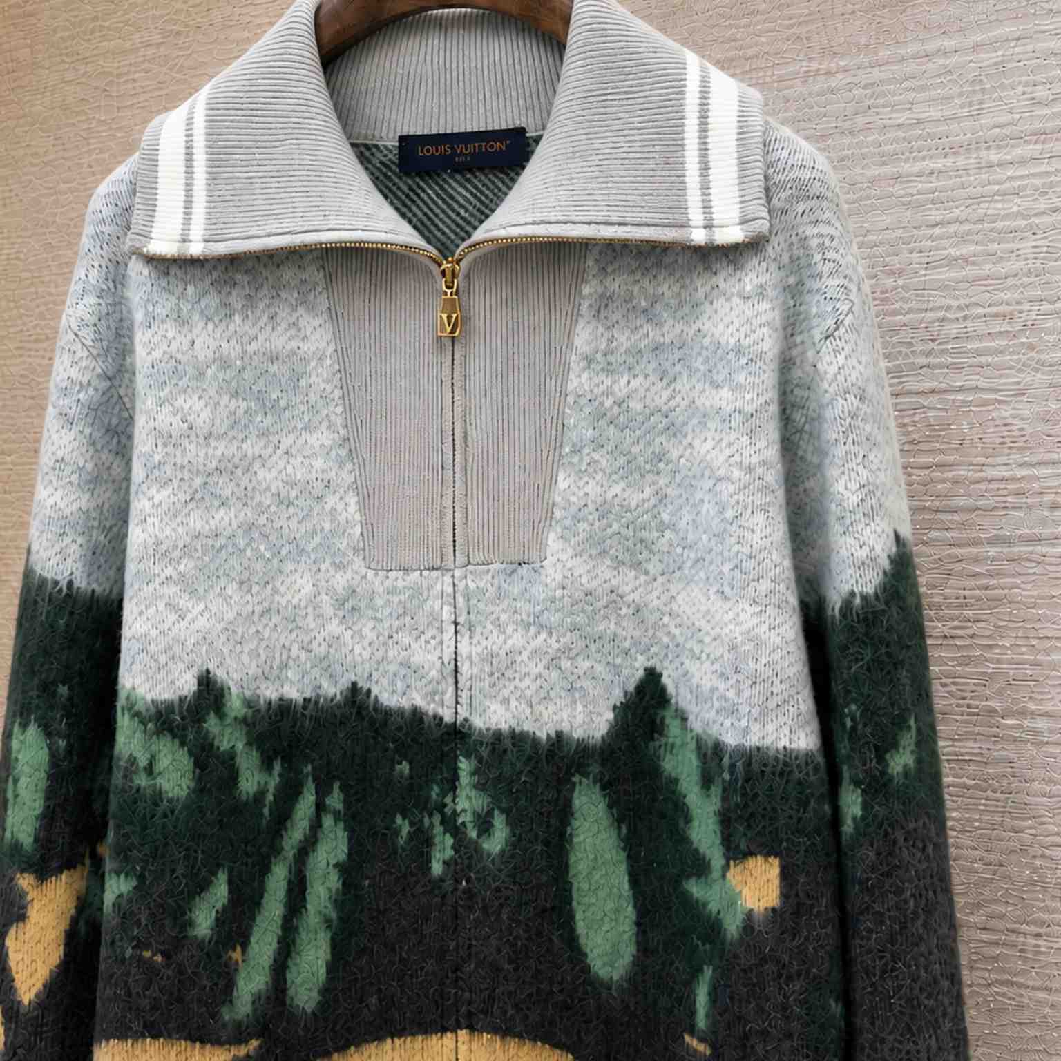 Louis Vuitton Jacquard Zippered Turtleneck Cardigan 1AKLVY - DesignerGu