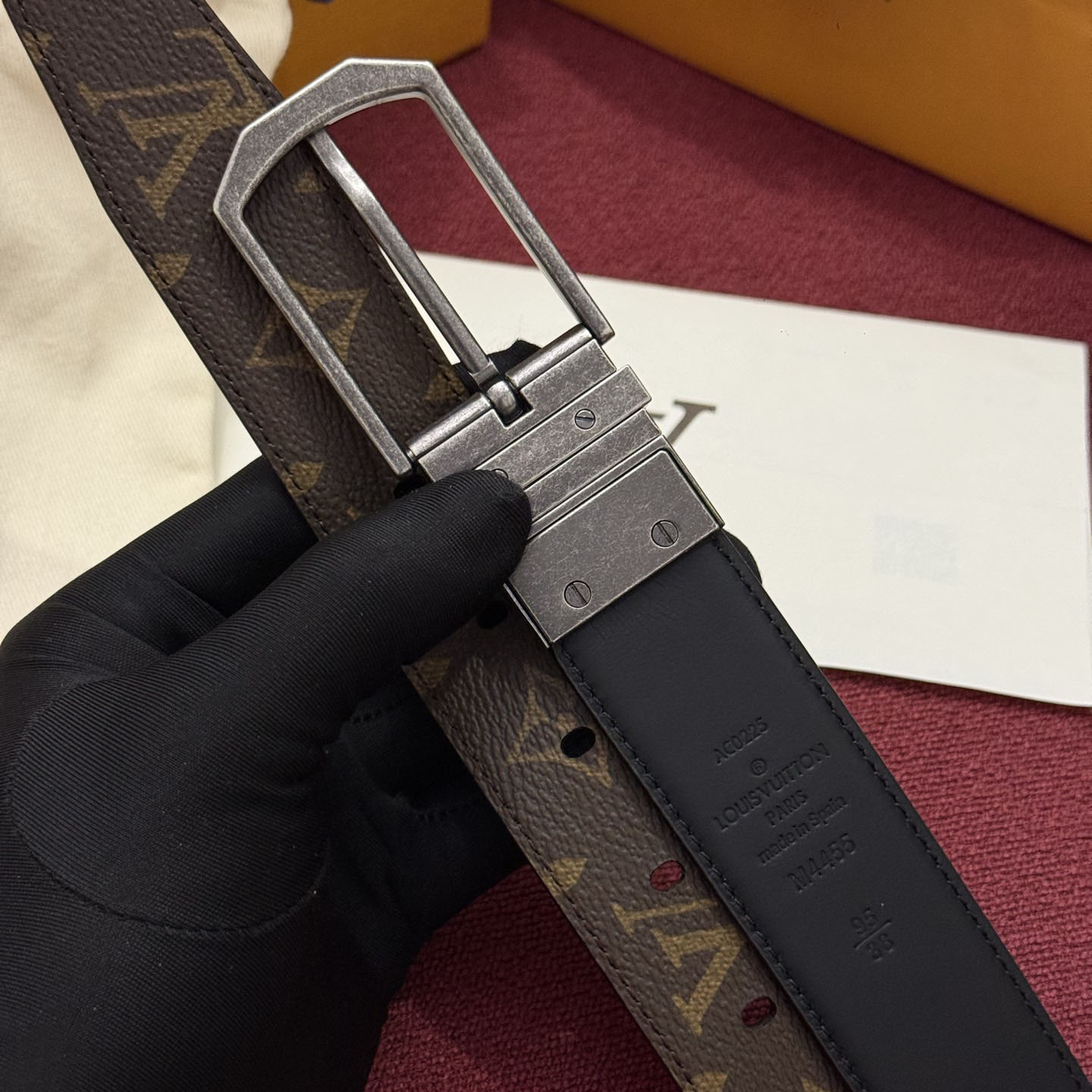 Louis Vuitton Slender 35mm Reversible Belt  - DesignerGu