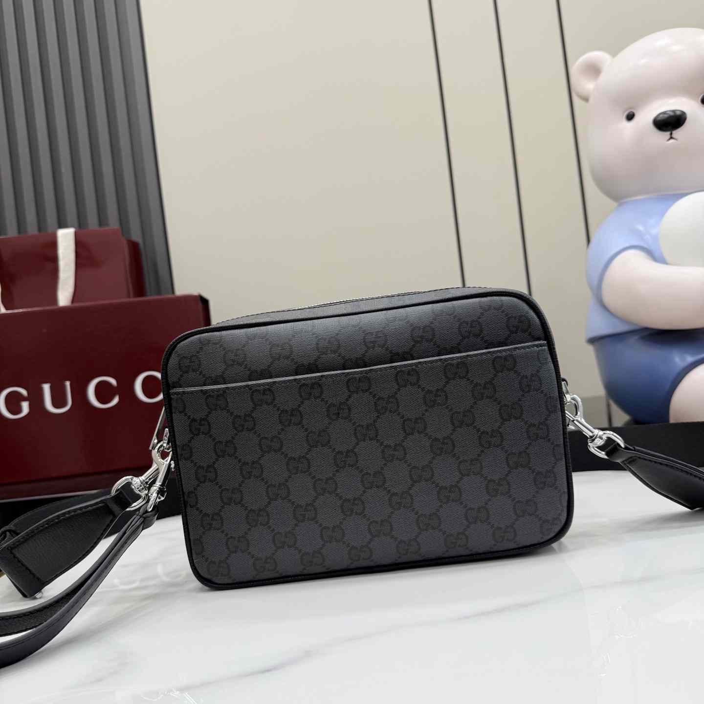Gucci Gucci Essence Classic Small Crossbody Bag A006ZN - DesignerGu