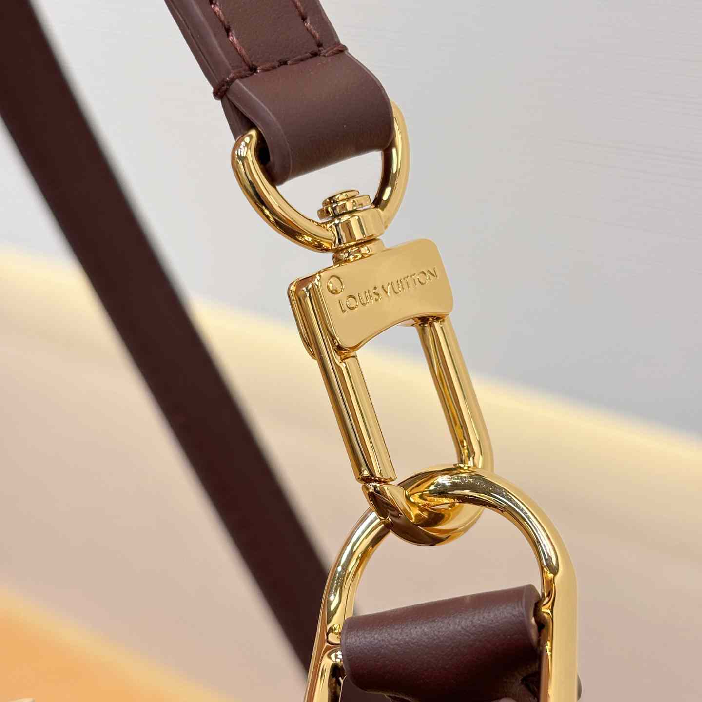 Louis Vuitton Alma BB M2A399 - DesignerGu
