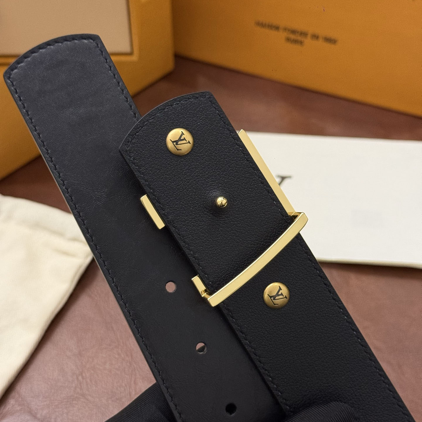 Louis Vuitton LV Dimension Drift Flower Studs 40mm Reversible Belt - DesignerGu