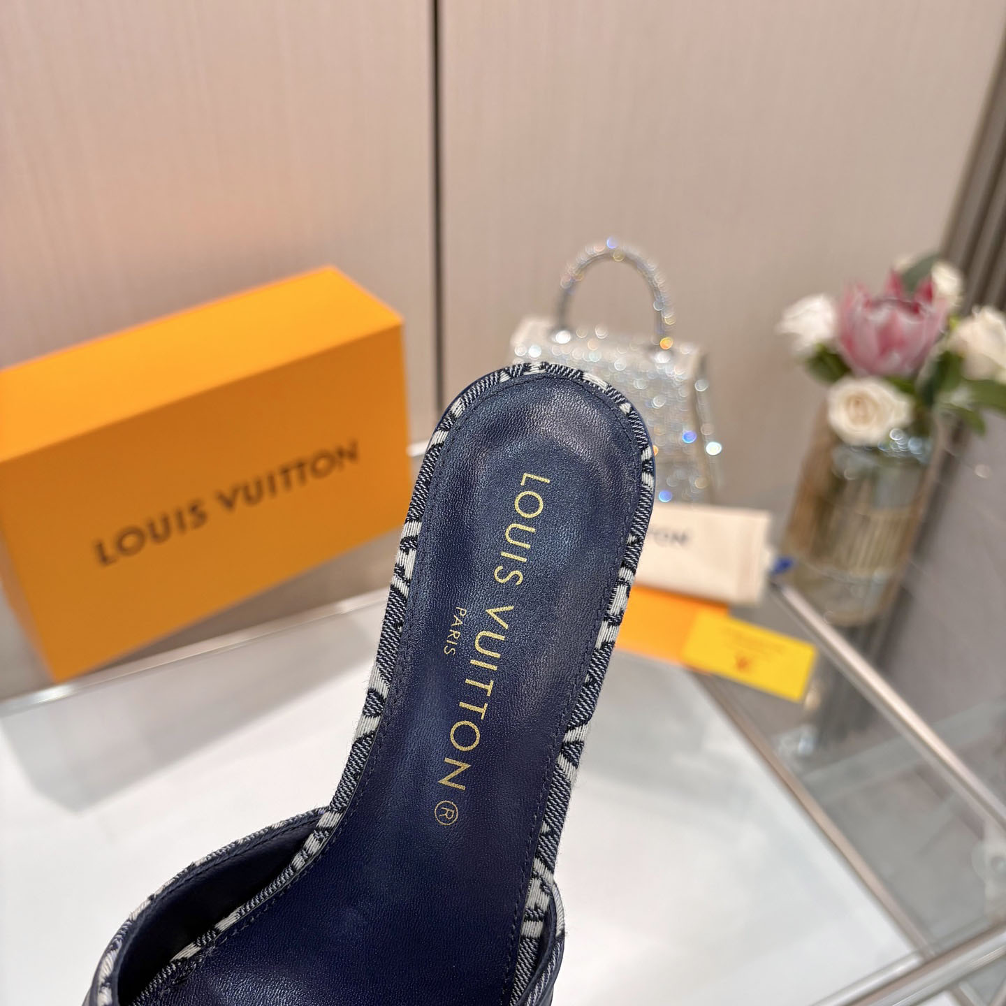 Louis Vuitton 6AM Mule 1AKJDG - DesignerGu