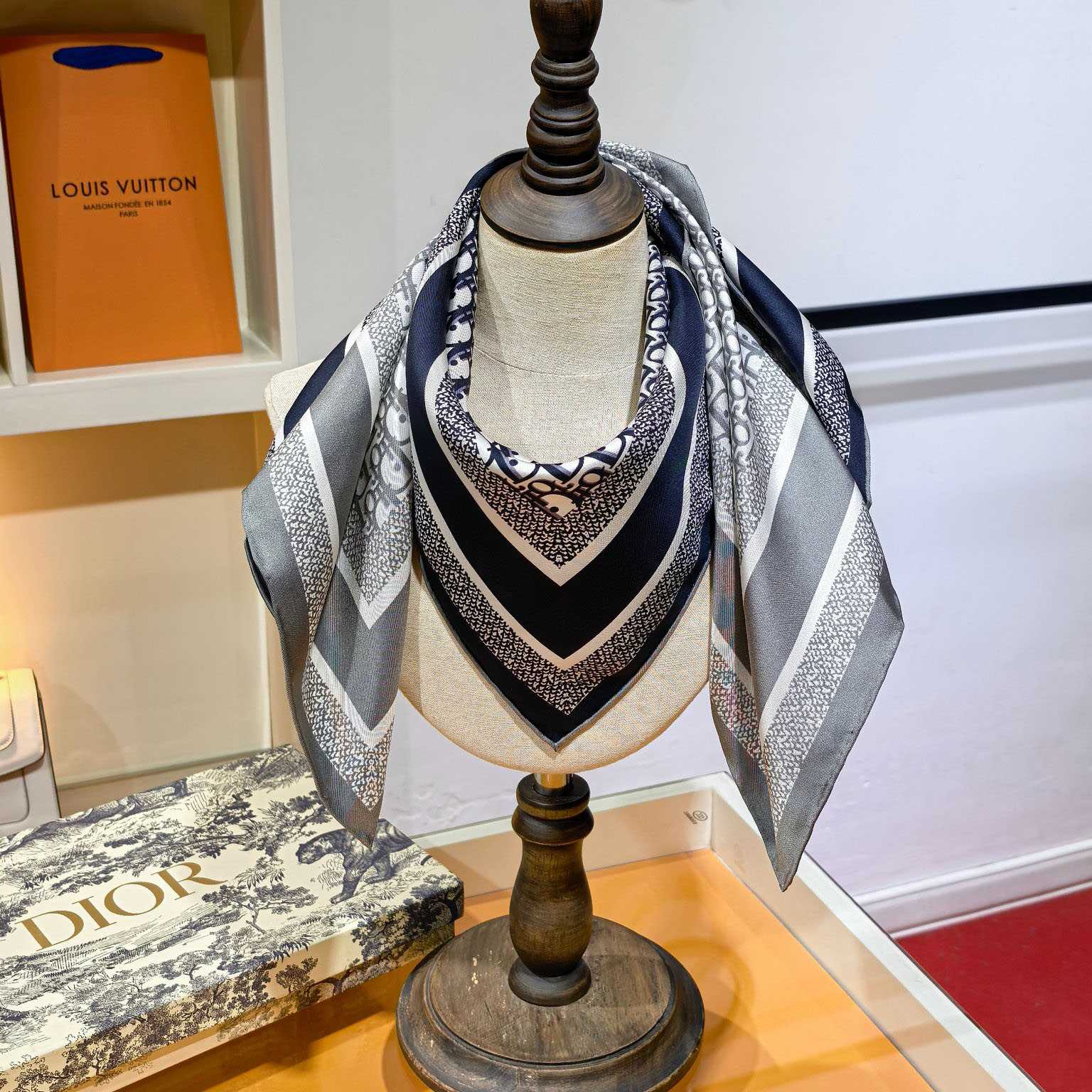 Dior Oblique Diortwin 90 Square Scarf - DesignerGu