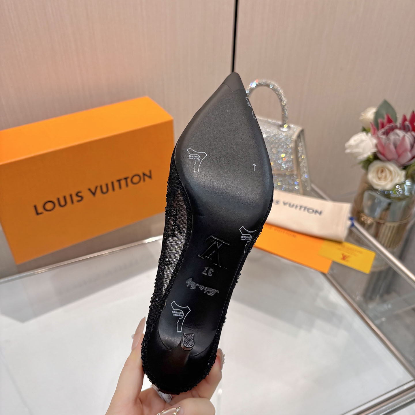 Louis Vuitton Gala Pump 1AIDPG - DesignerGu