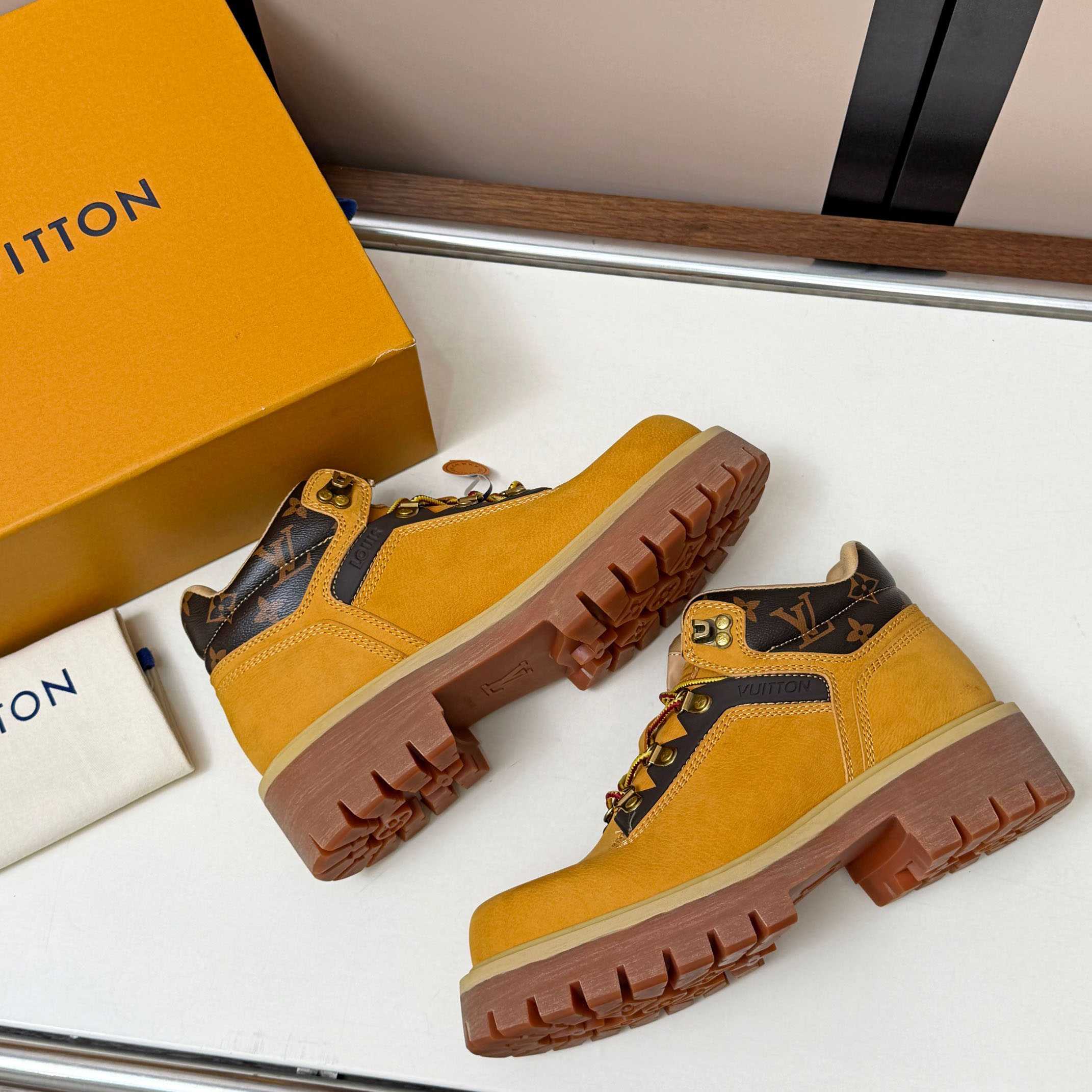 Louis Vuitton LV Remix Ankle Boot  - DesignerGu