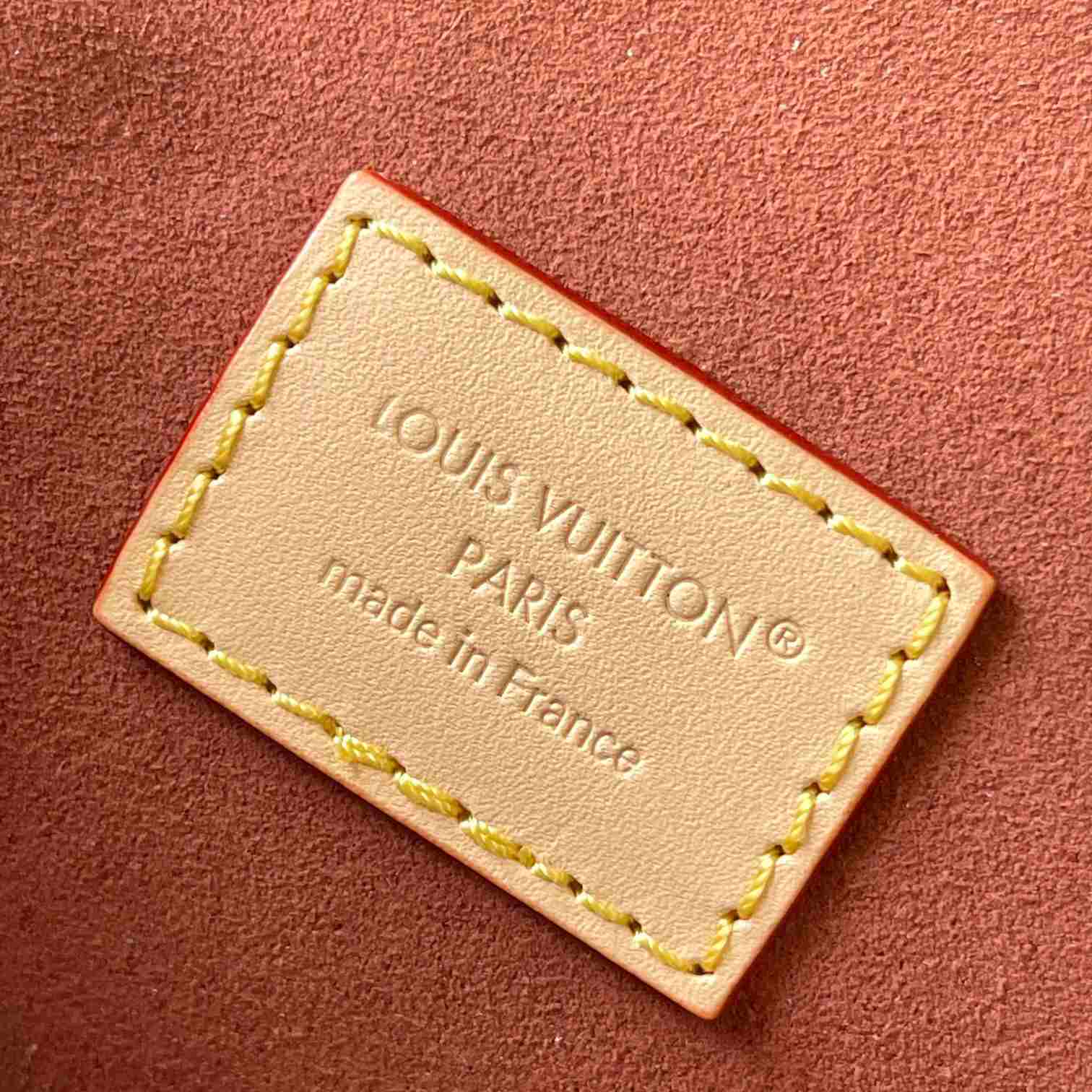 Louis Vuitton Vanity Chain Pouch M29782 - DesignerGu