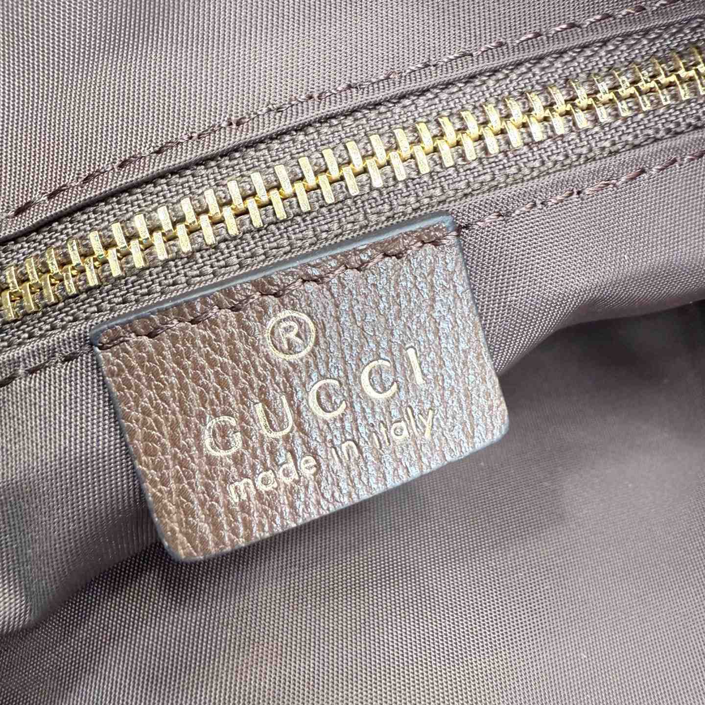 Gucci Small Crossbody Bag With Web A006ZN - DesignerGu