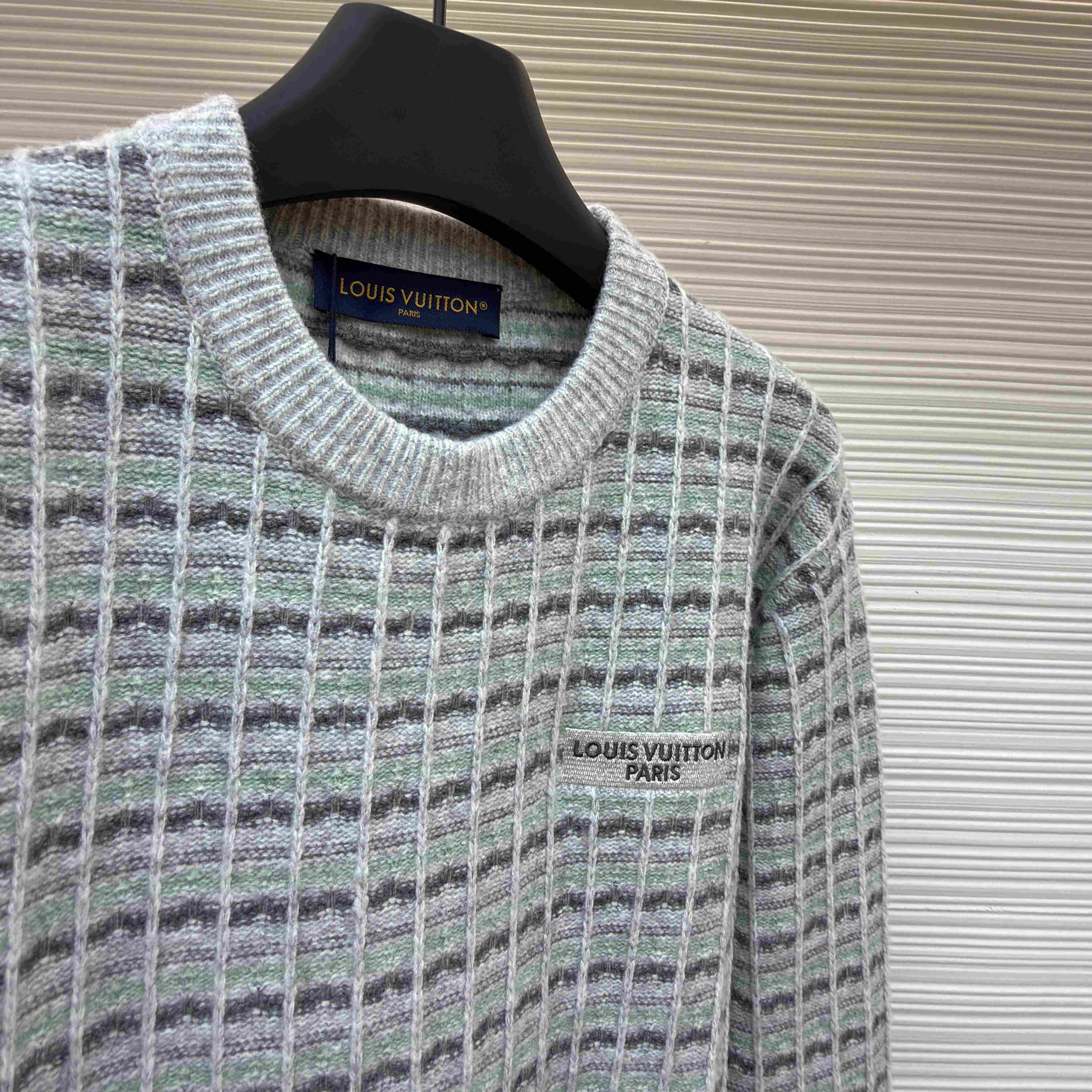 Louis Vuitton Signature Pullover 1AKLUD - DesignerGu