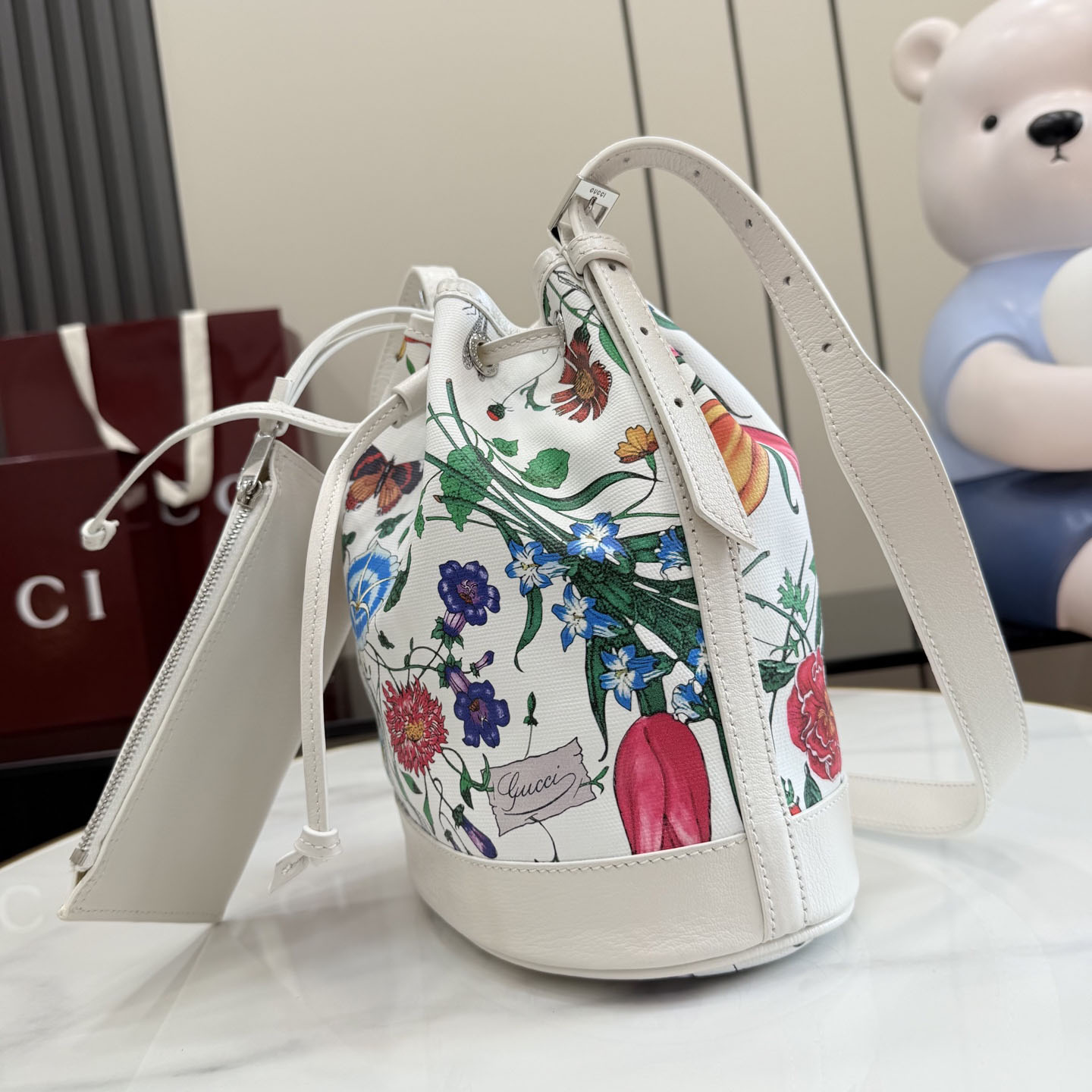 Gucci Venice Small Bucket Bag A002GW - DesignerGu