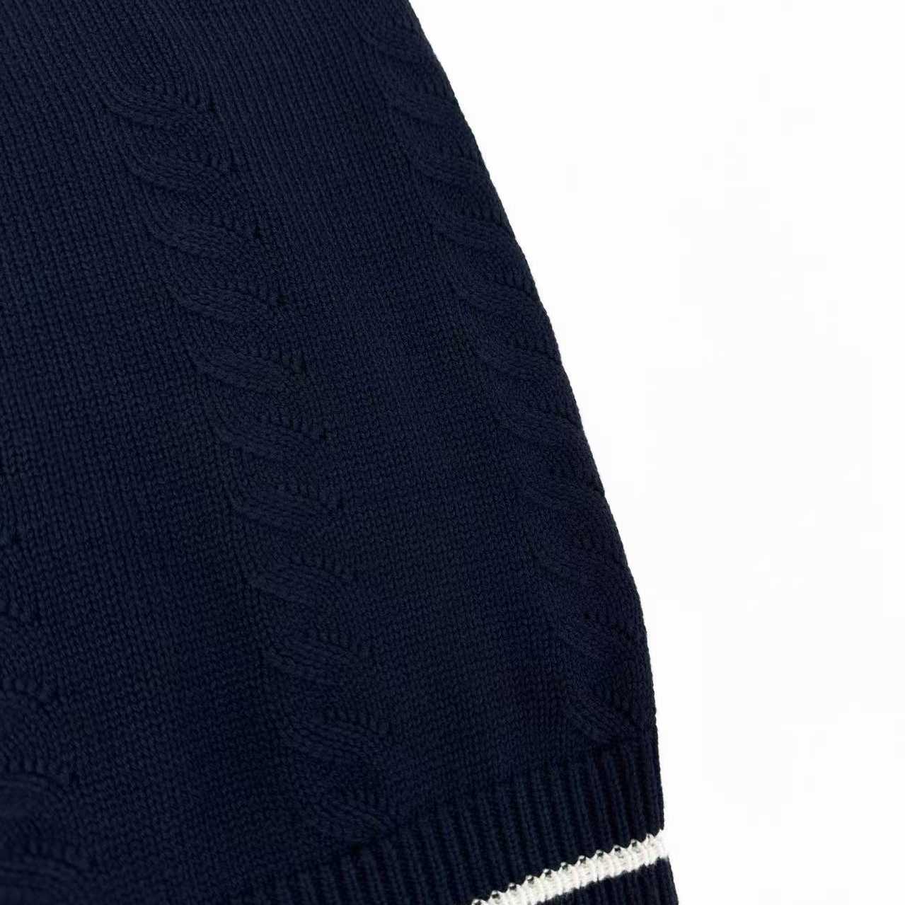 Louis Vuitton Silk Blend Cable V-Neck Pullover 1AK701 - DesignerGu