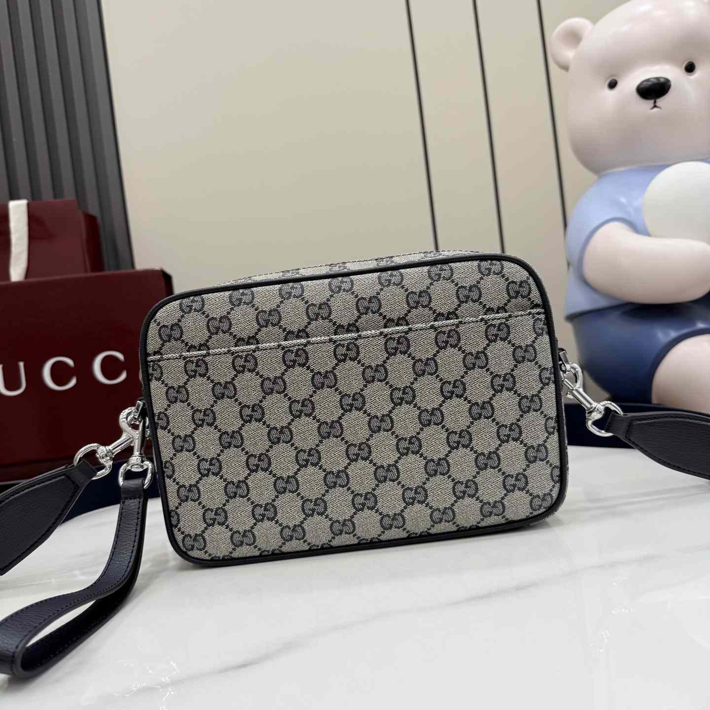 Gucci Gucci Essence Classic Small Crossbody Bag A006ZN - DesignerGu