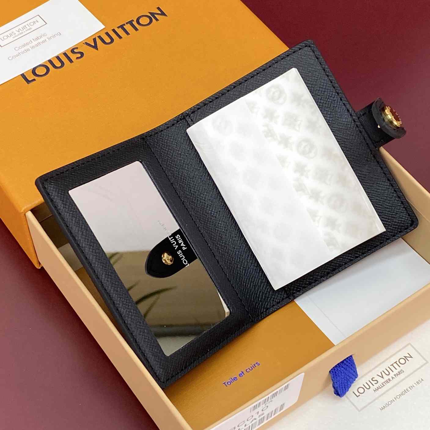 Louis Vuitton Mattifying Paper Case Infrarouge LBC010 - DesignerGu
