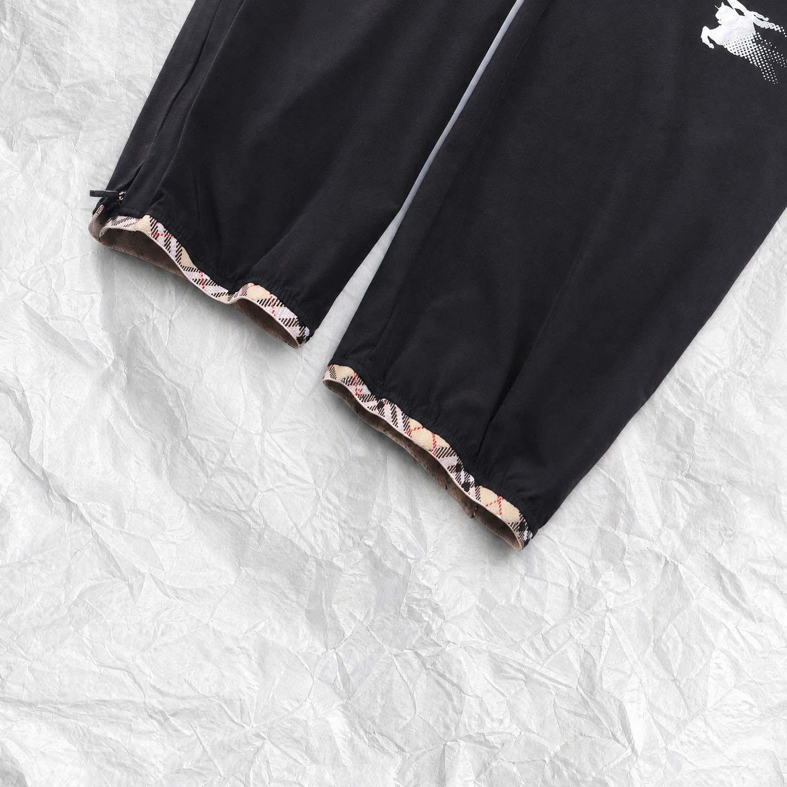 Burberry Stretch Nylon Jogging Pants - DesignerGu