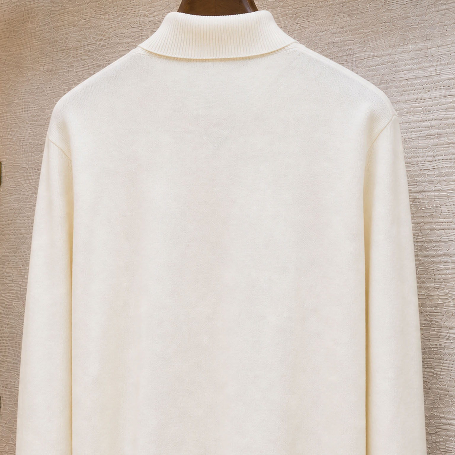 Louis Vuitton Cashmere Turtleneck 1AKL0M - DesignerGu