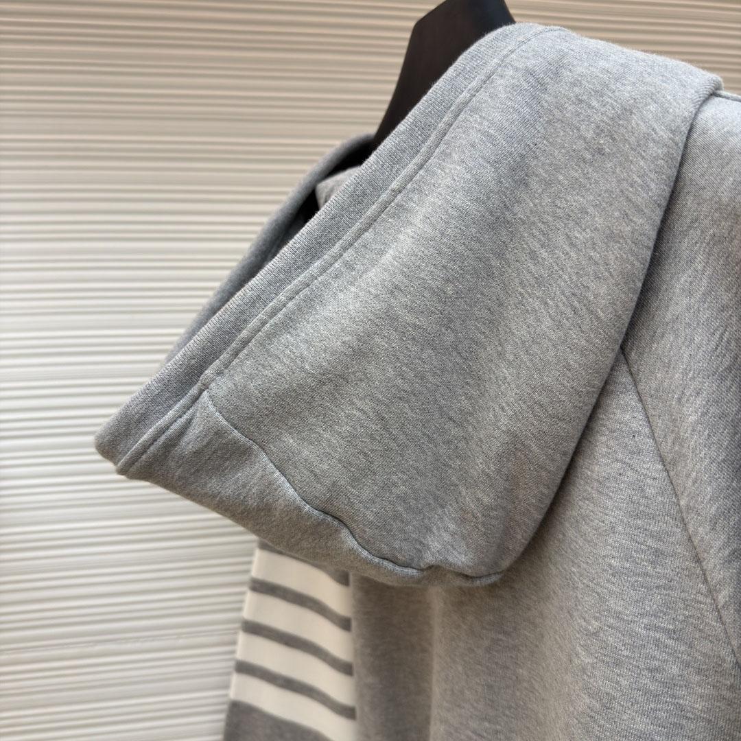 Thom Browne Classic Loopback 4-Bar Zip Up Hoodie - DesignerGu