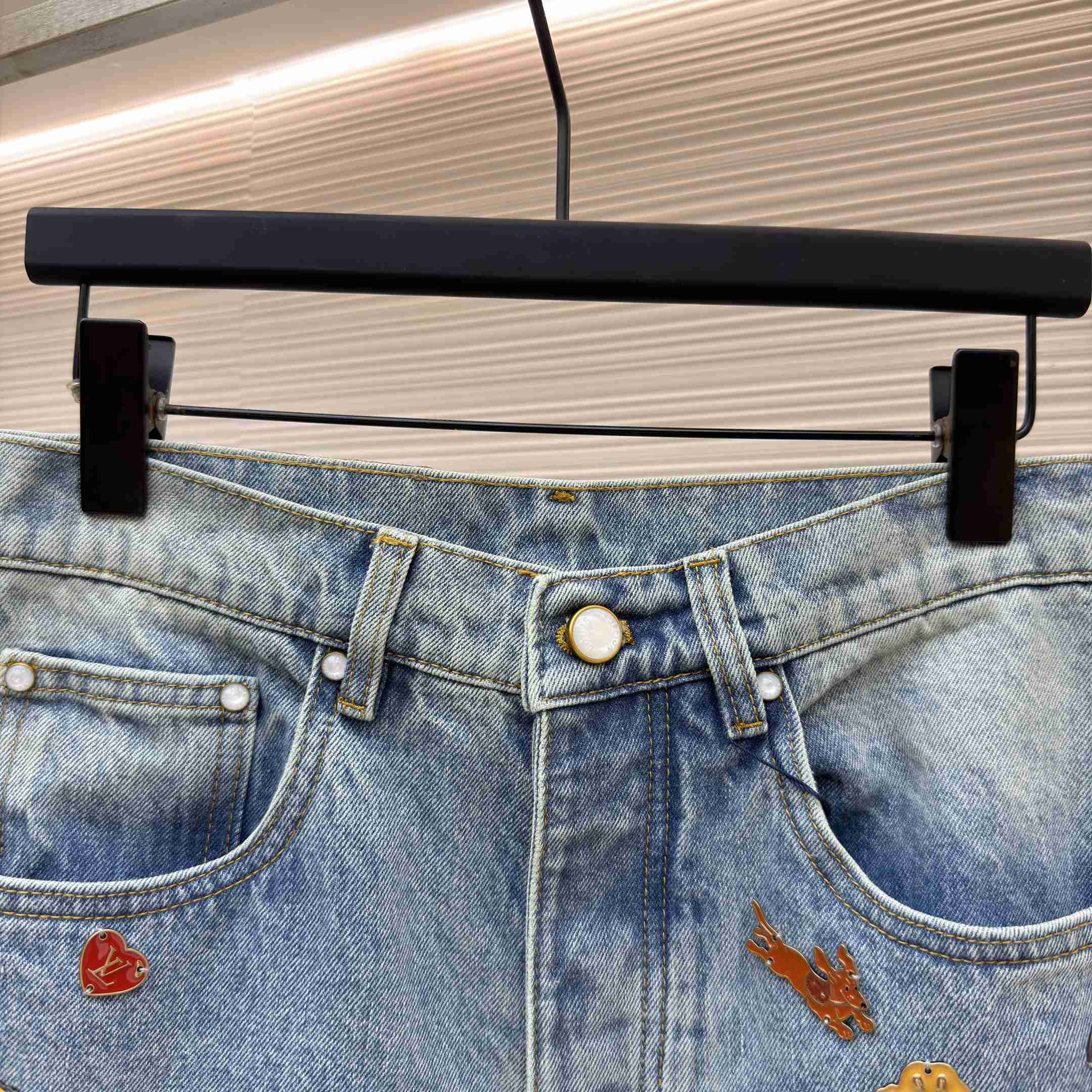 Louis Vuitton Chinese Valentine’s Day Denim Skate Pants 1AKOSF - DesignerGu